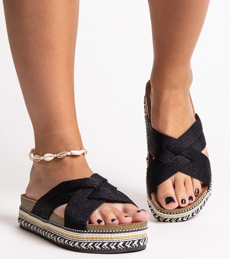 Gemre Black flip-flops with decorative sole Demet