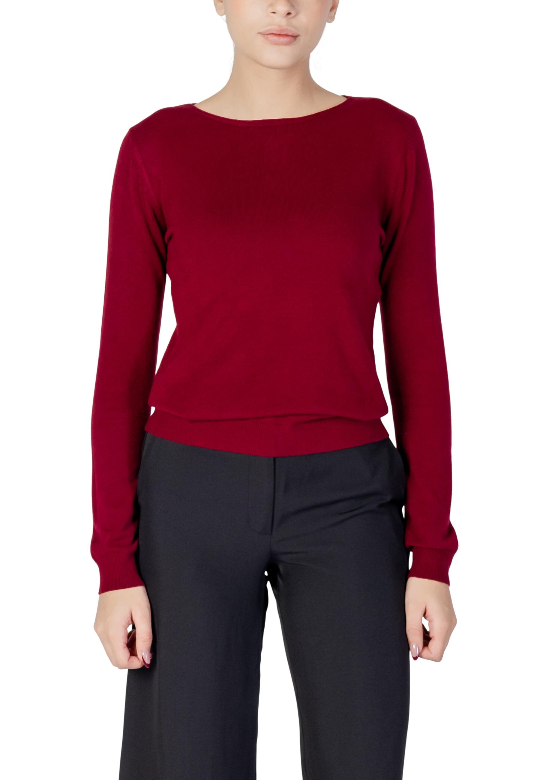 Червен дамски пуловер с дълъг ръкав