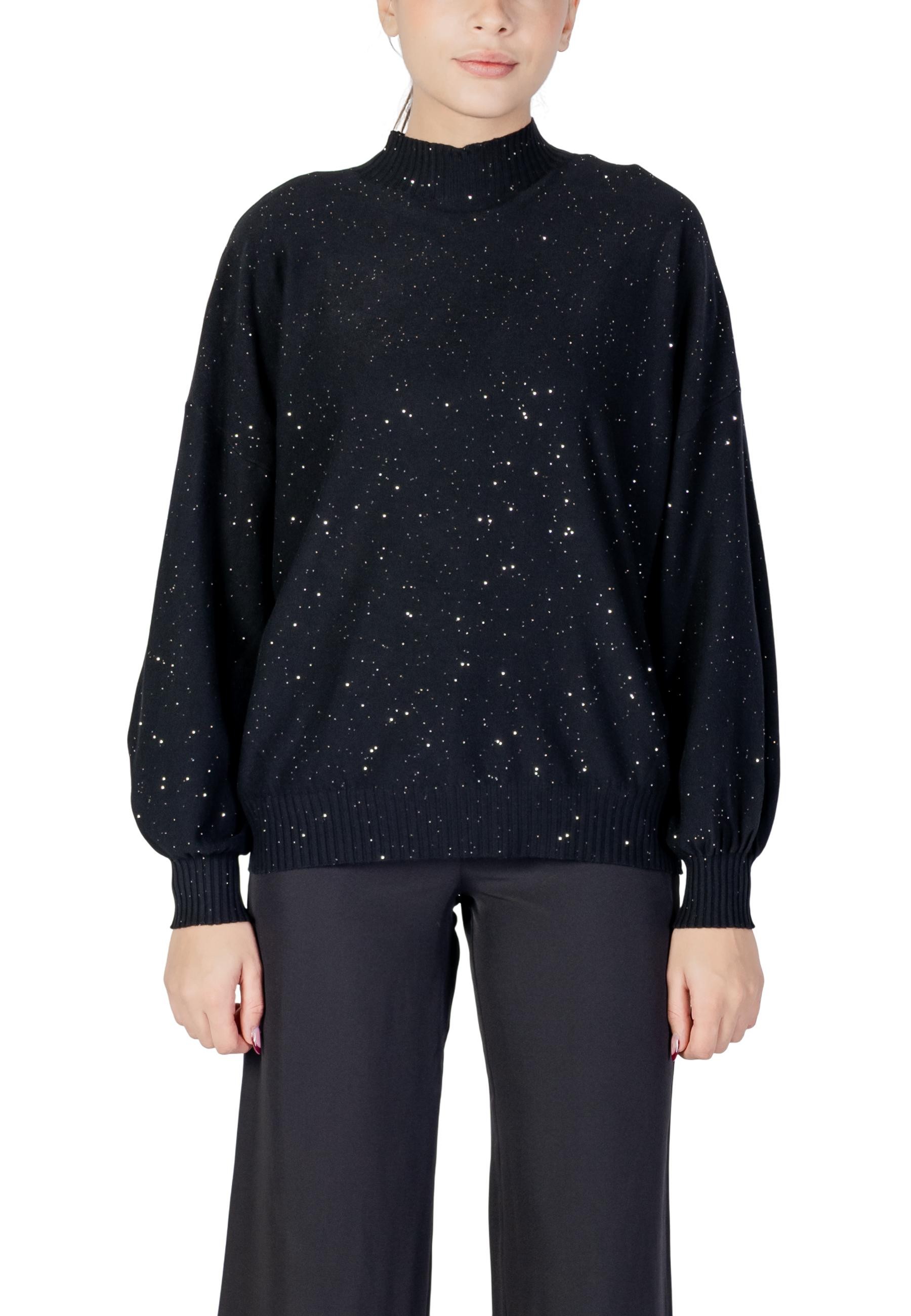 Черен пуловер с брокат