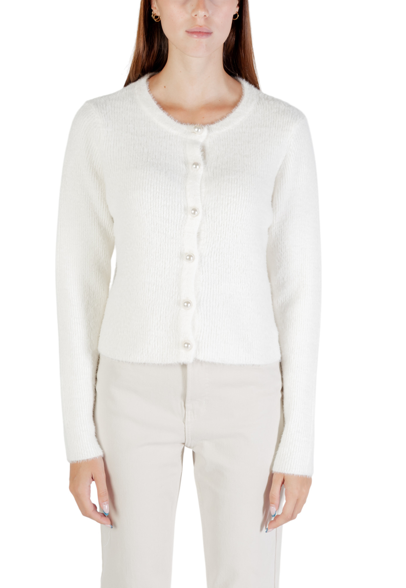 Bílý svetr s knoflíky