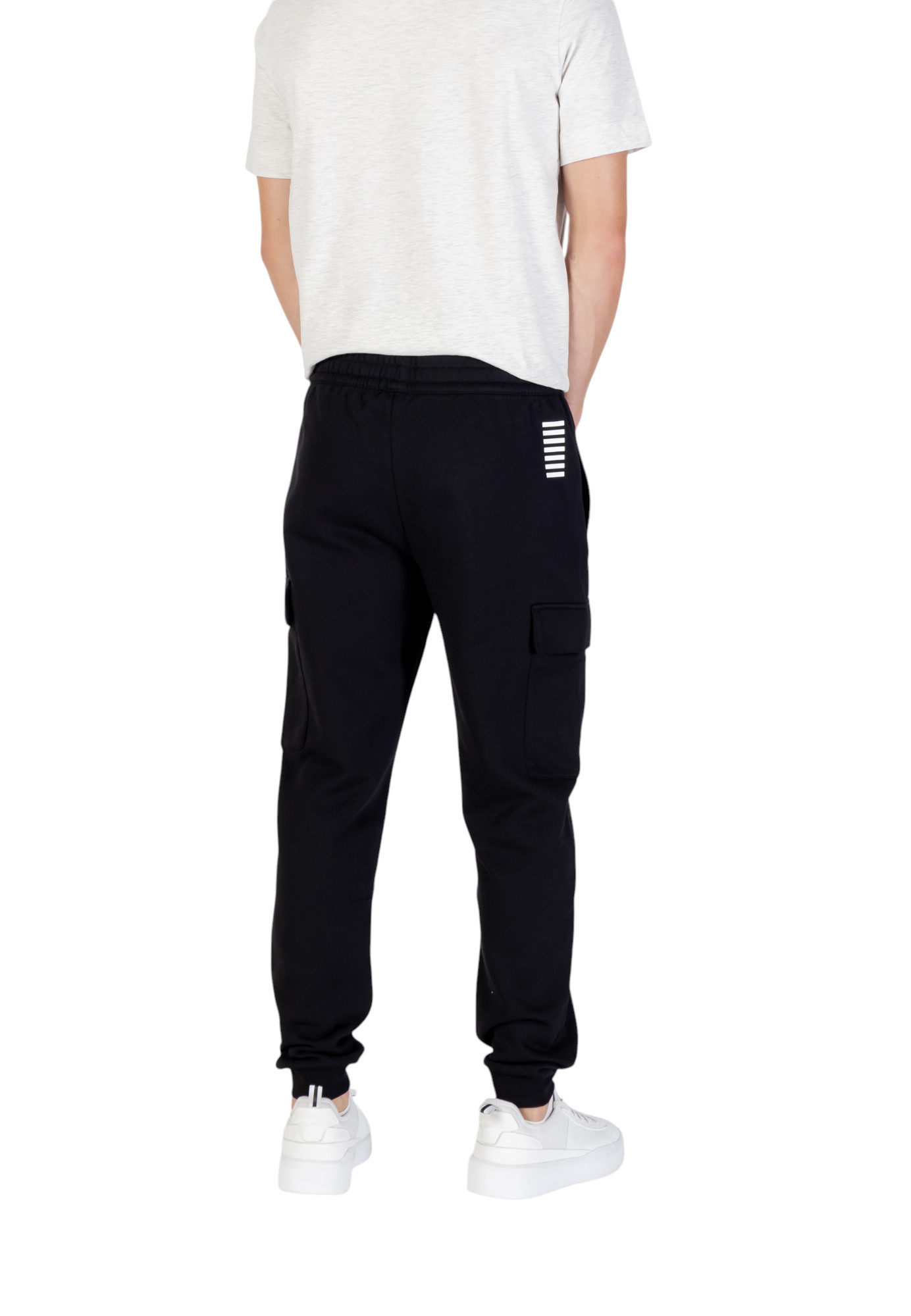 Čierne pánske joggers EA7