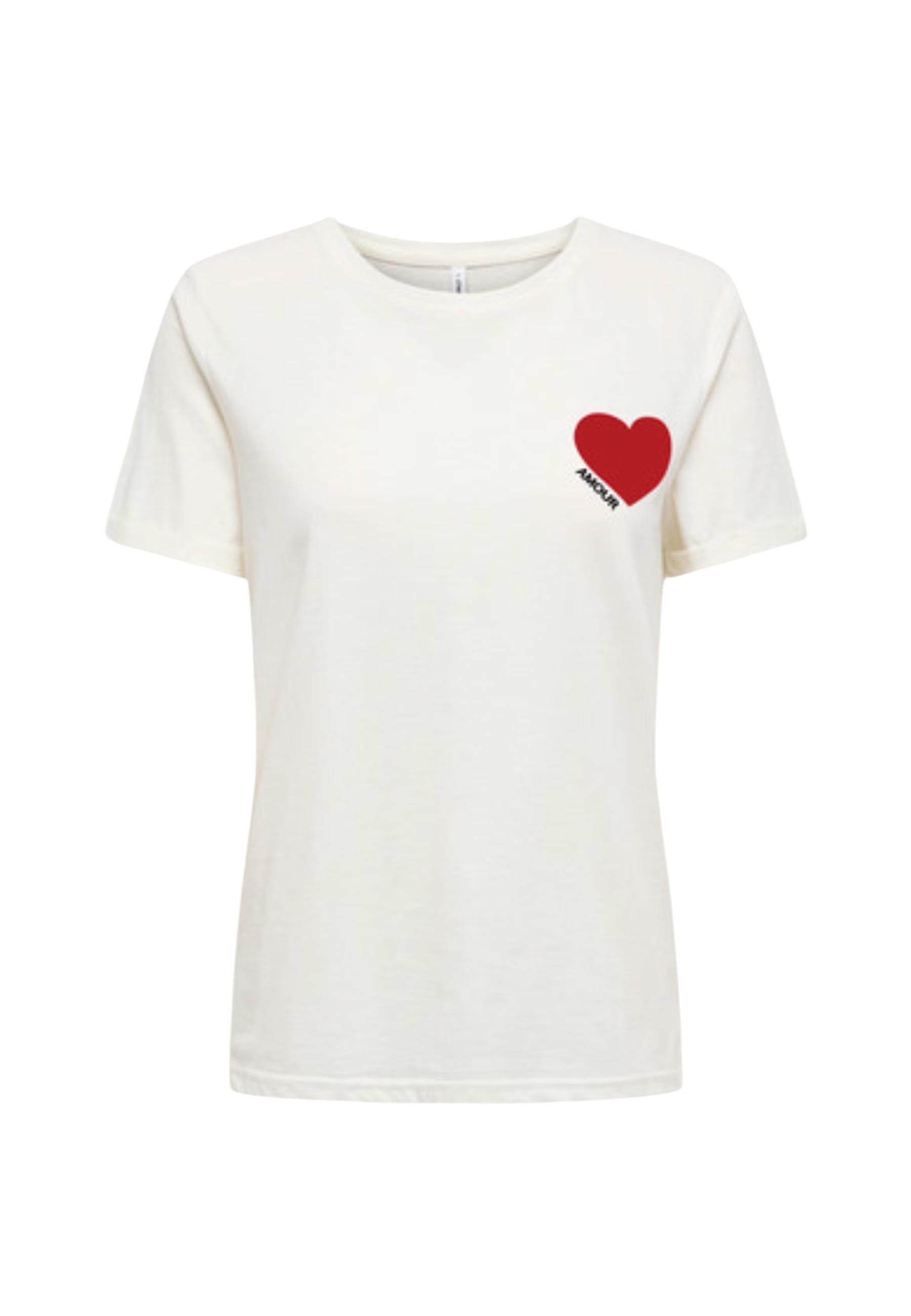 Бяла тениска с червено сърце