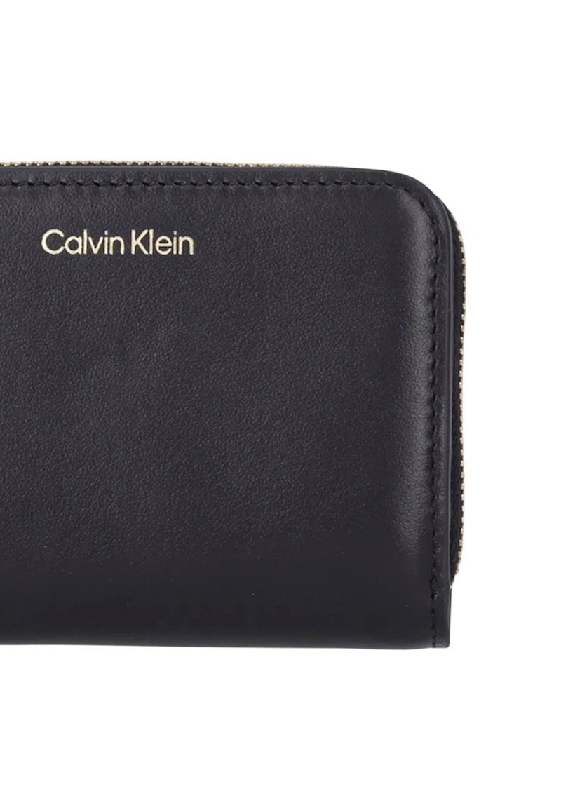 Дамски портфейл Calvin Klein
