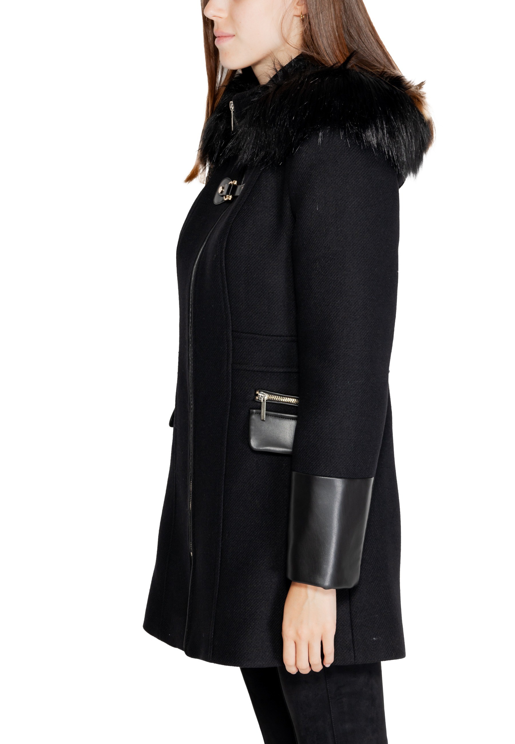 Черно палто с кожена яка