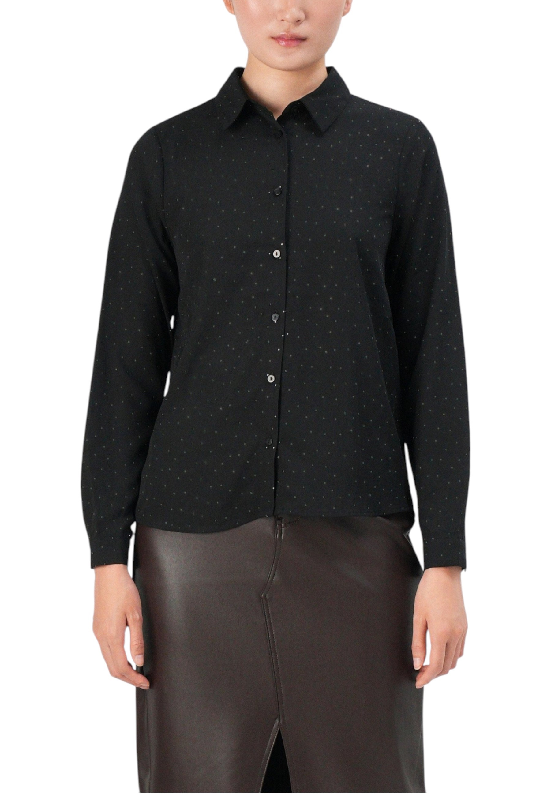 Černá košile s tečkami