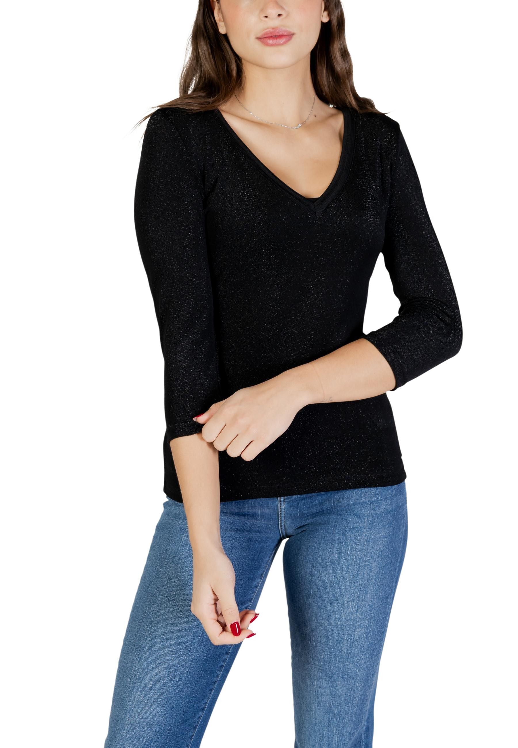 Černé triko s dlouhým rukávem