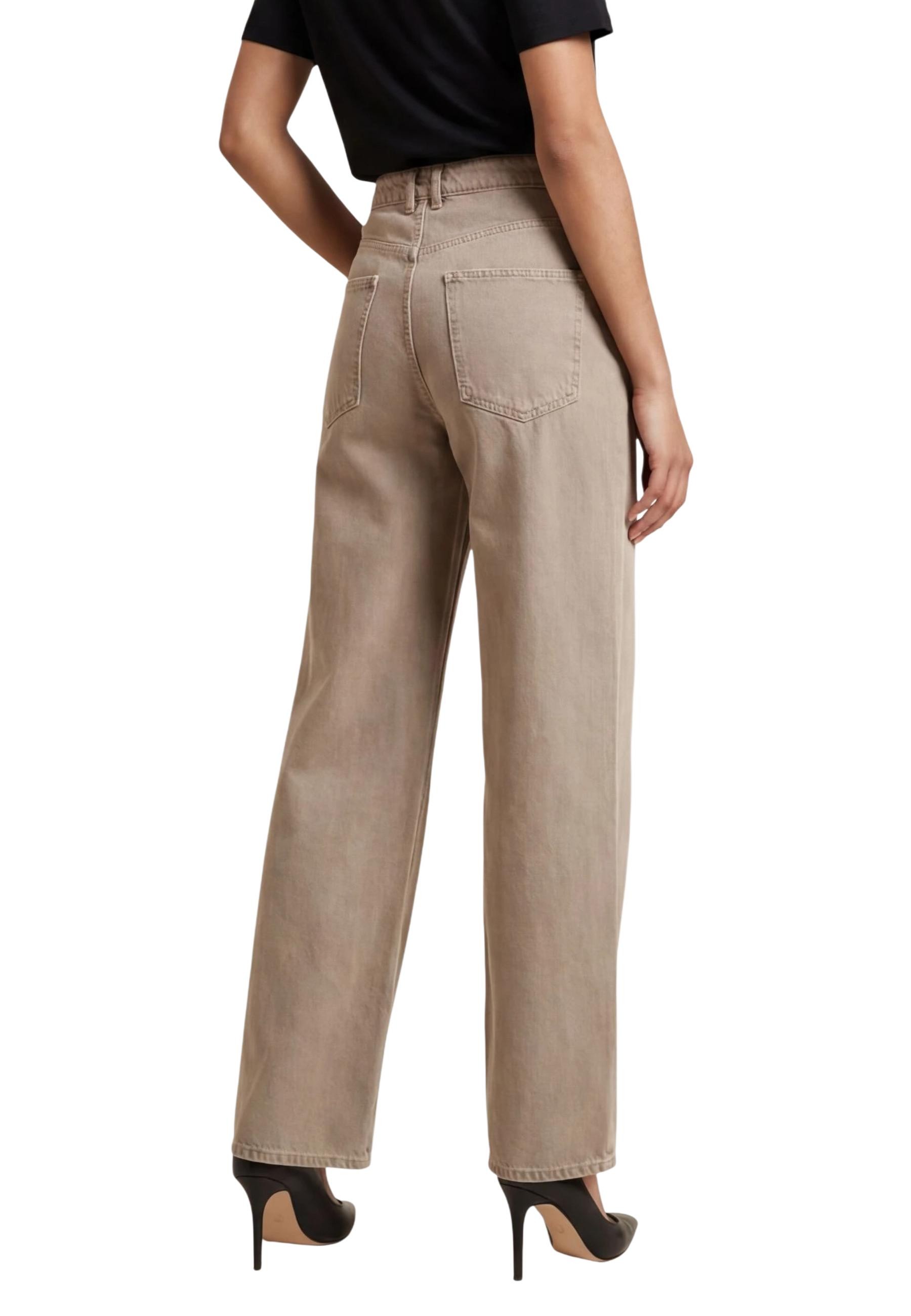 Само дамски прави дънки