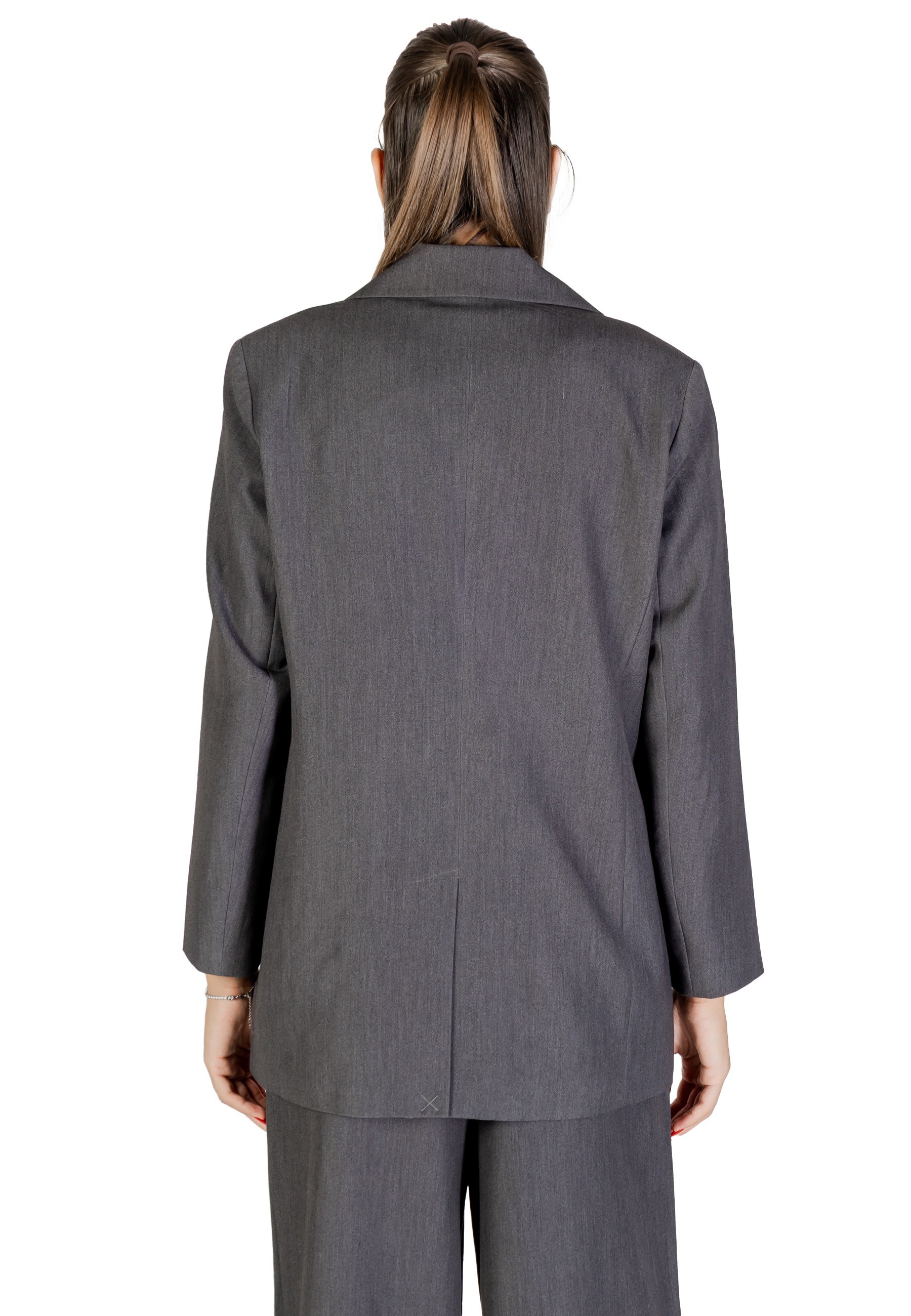 Само дамско яке