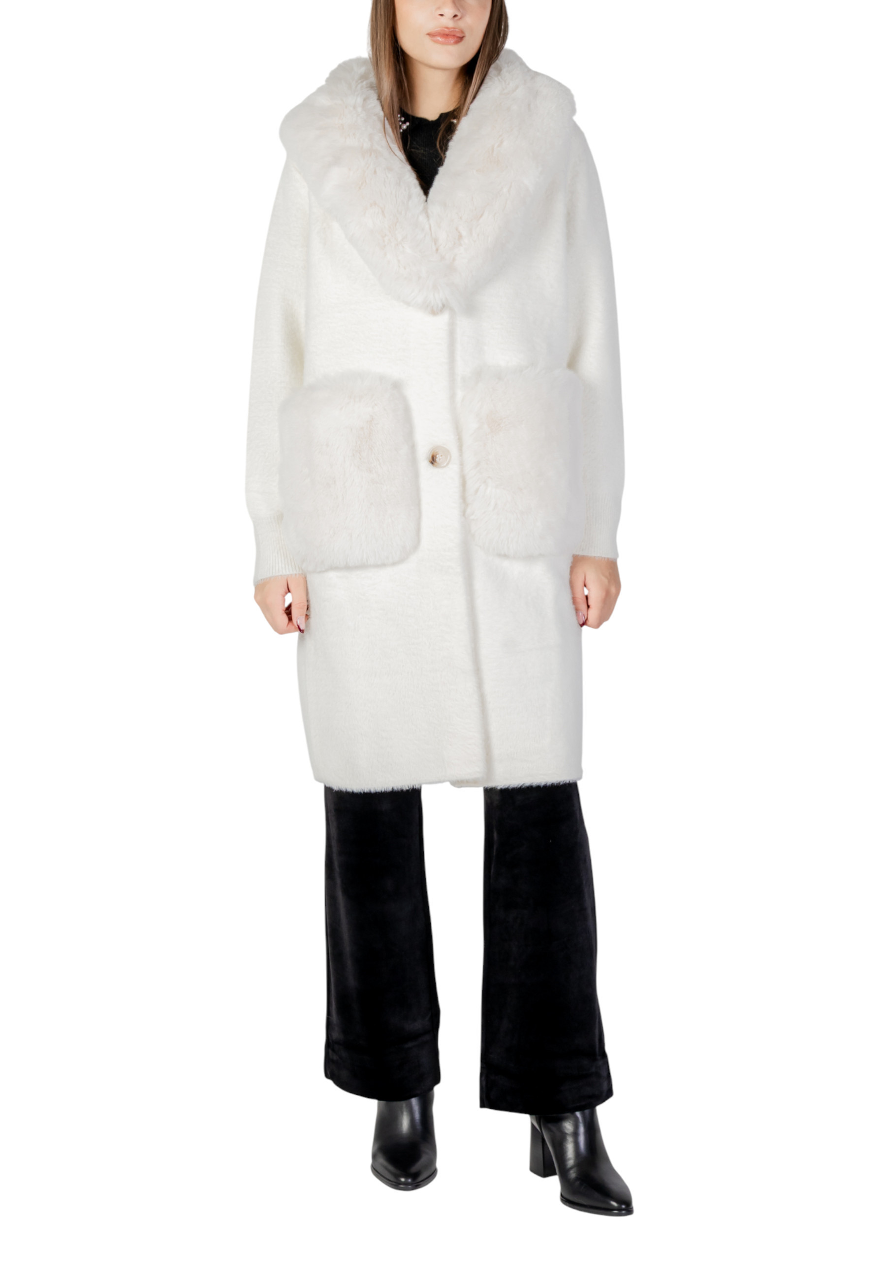 Bílý zimní kabát s kapucí