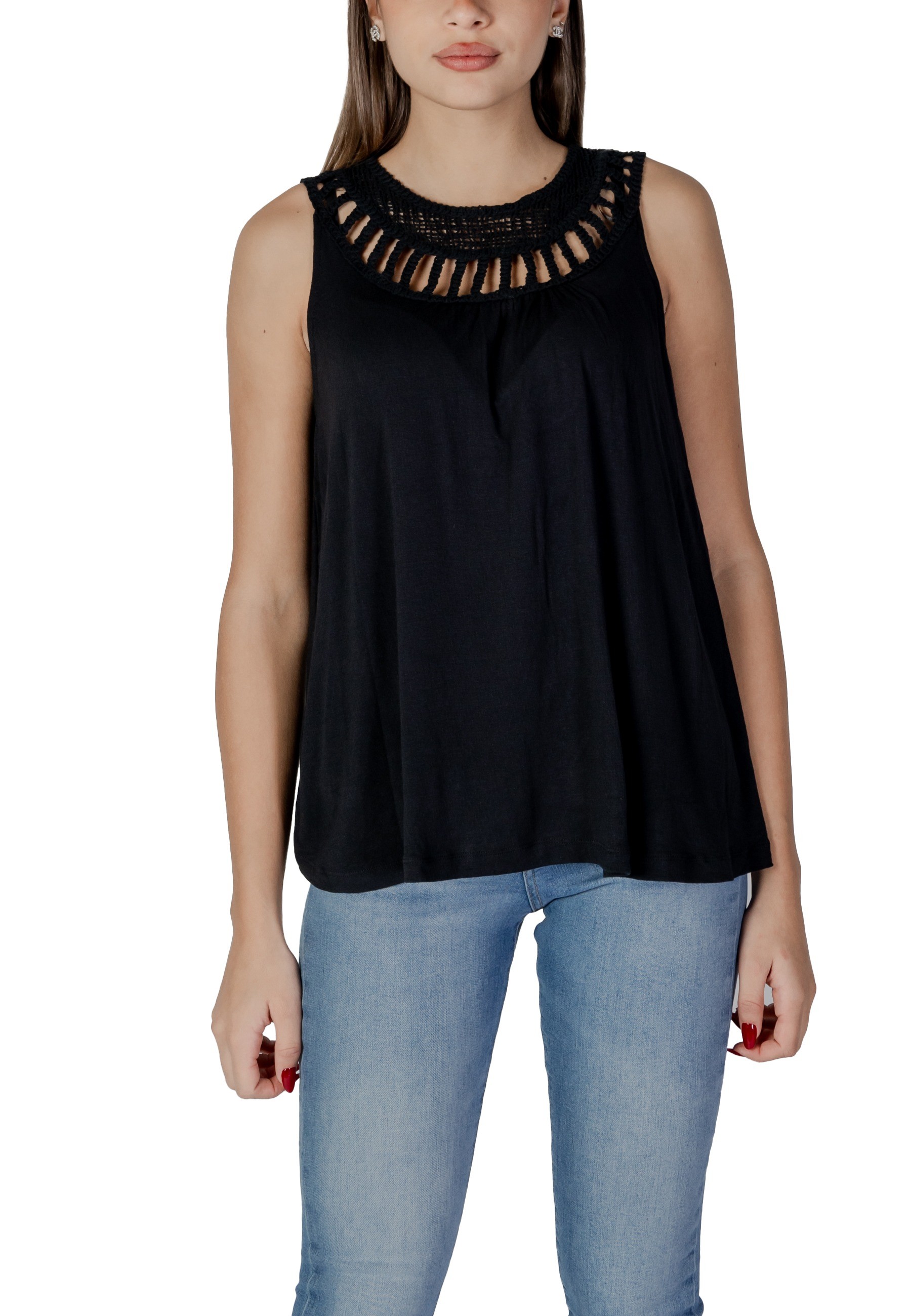 Černý top bez rukávů