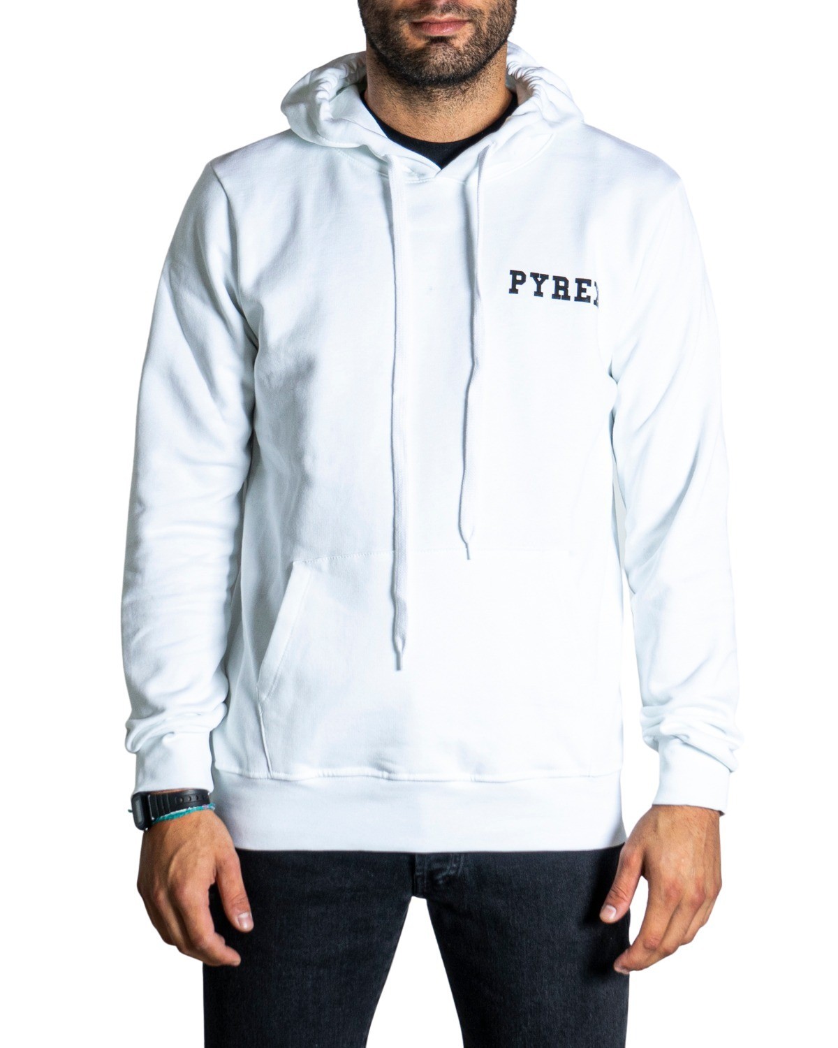 Бял суичър с пирекс