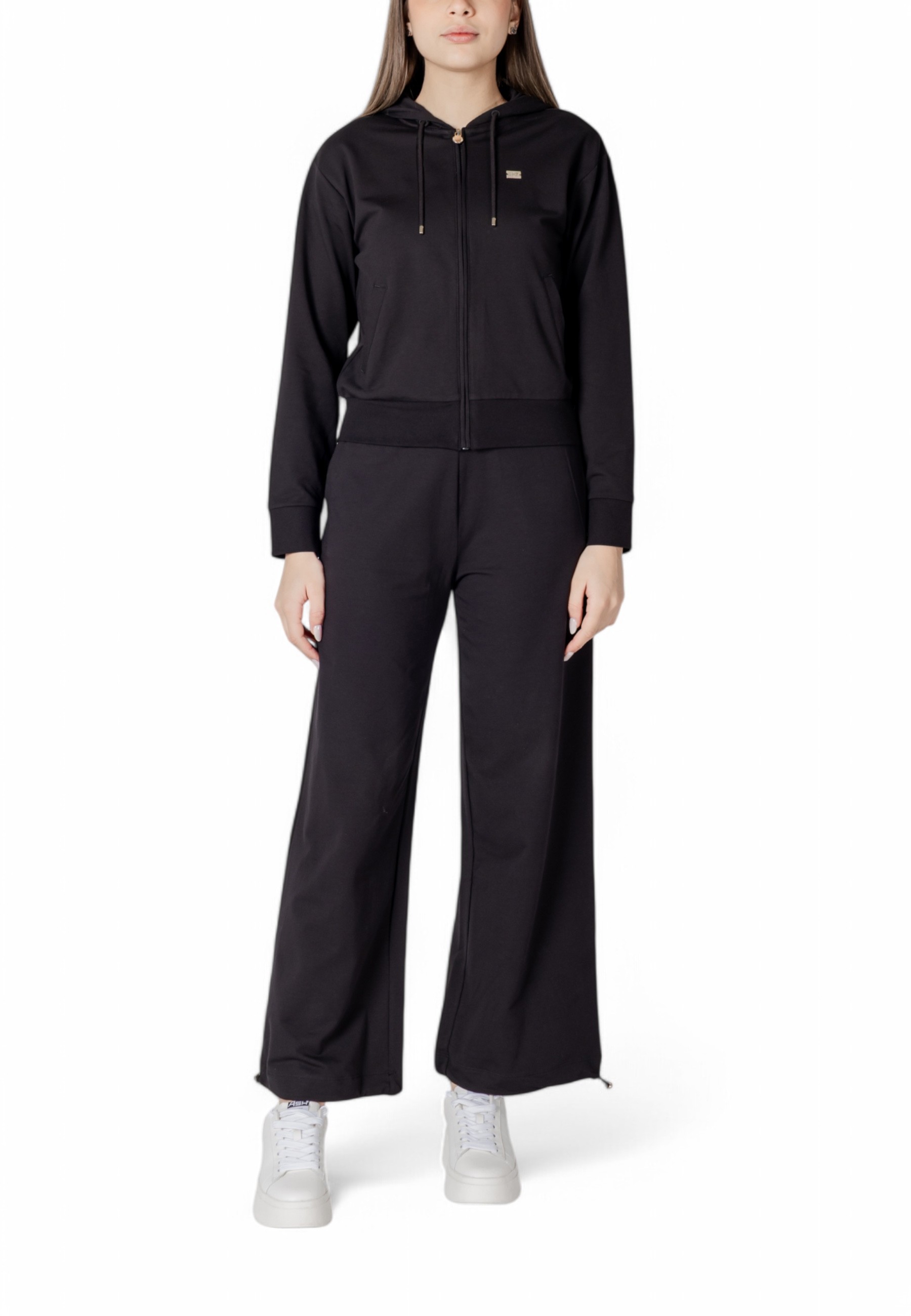 Černá tepláková souprava EA7