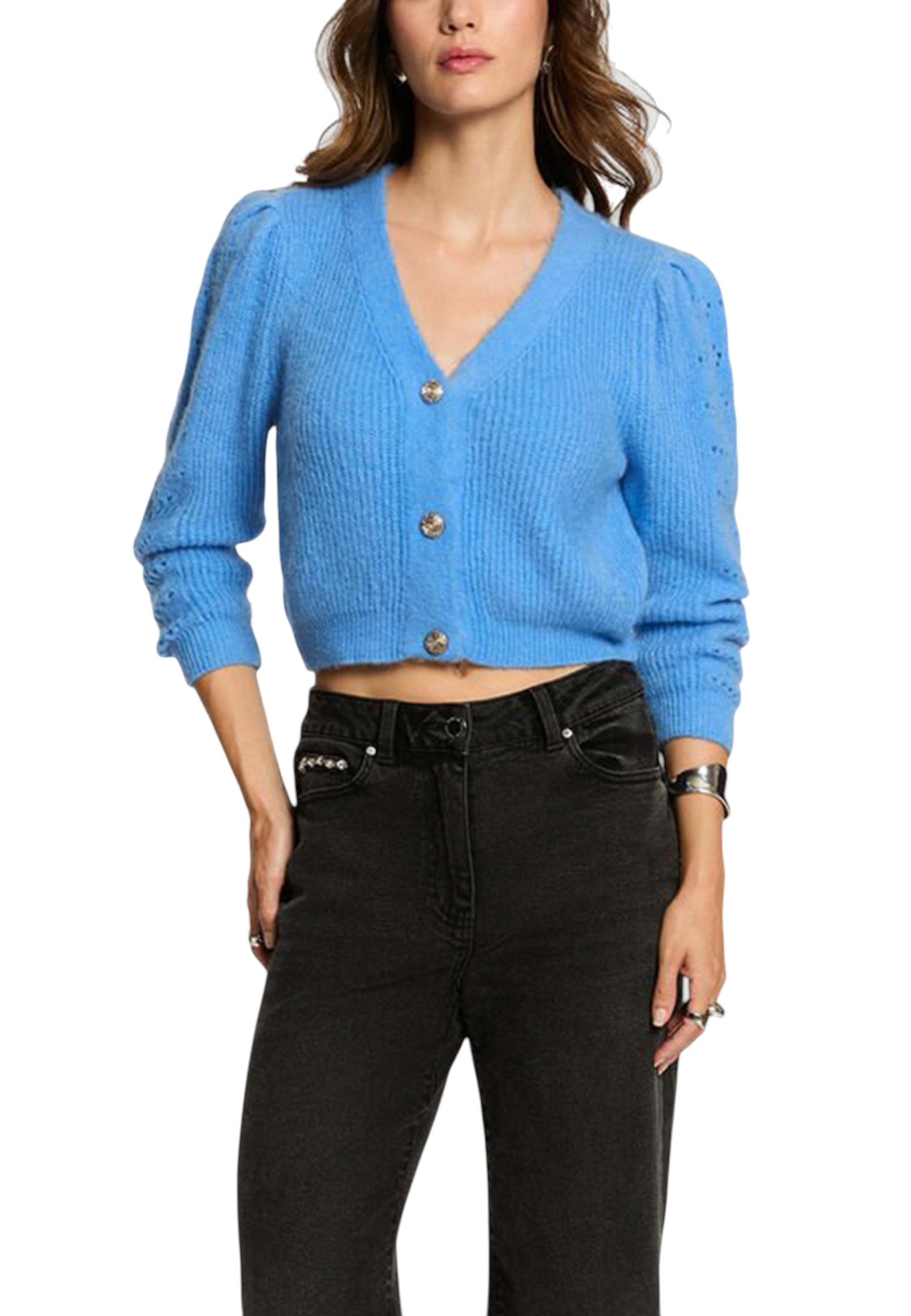 Modrý sveter s výstrihom do V