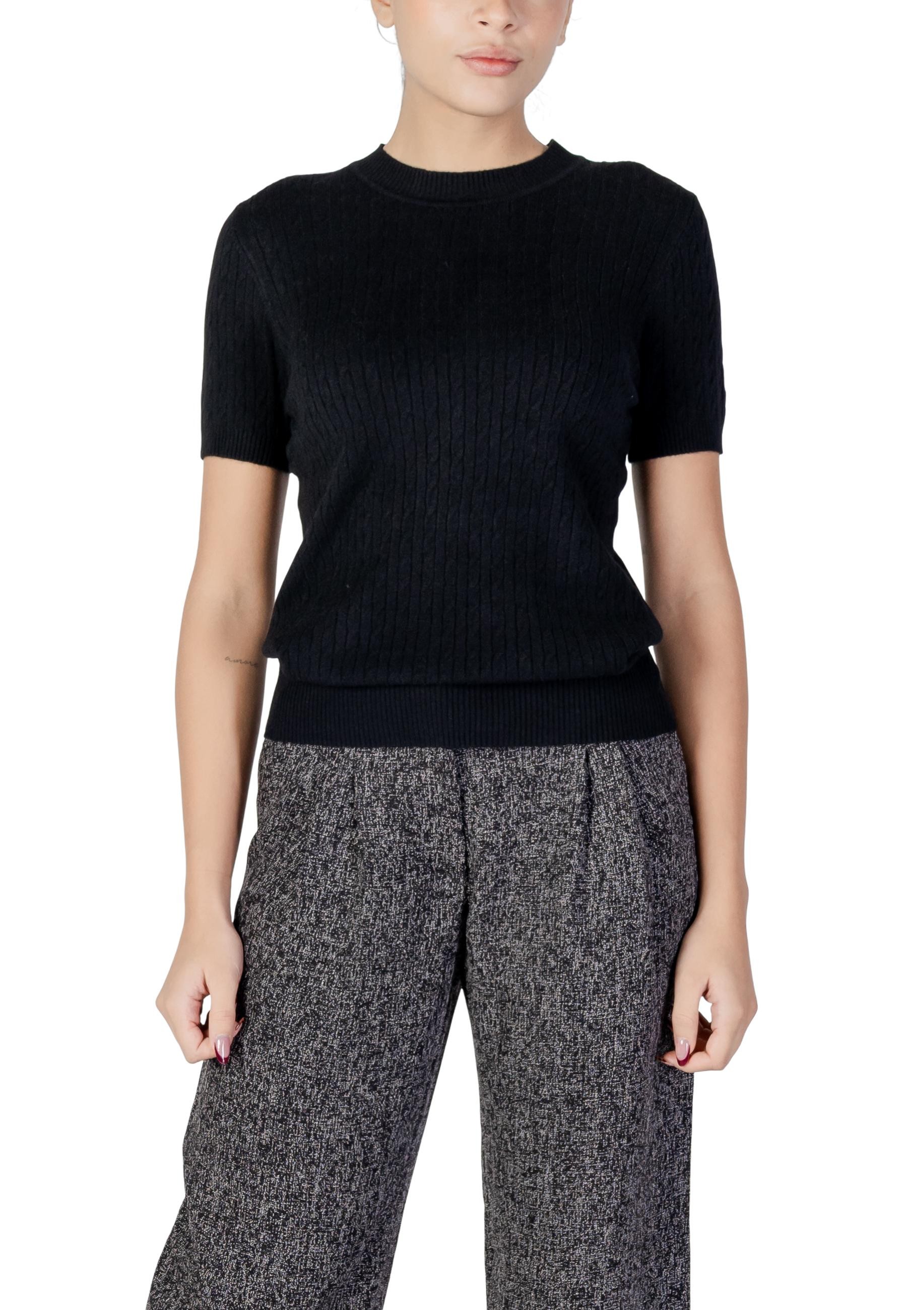 Černý dámský svetr s krátkým rukávem