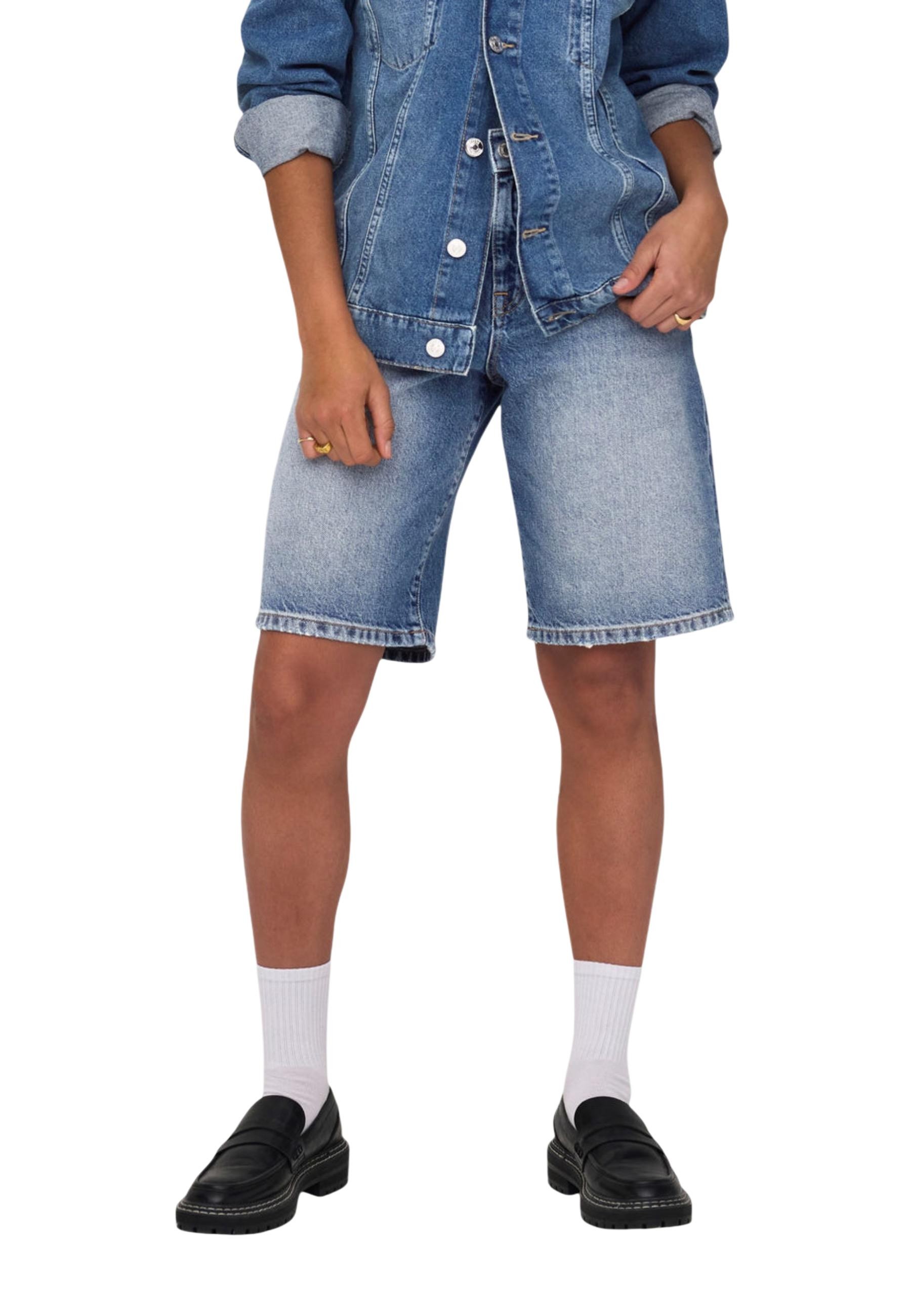 Само дамски шорти