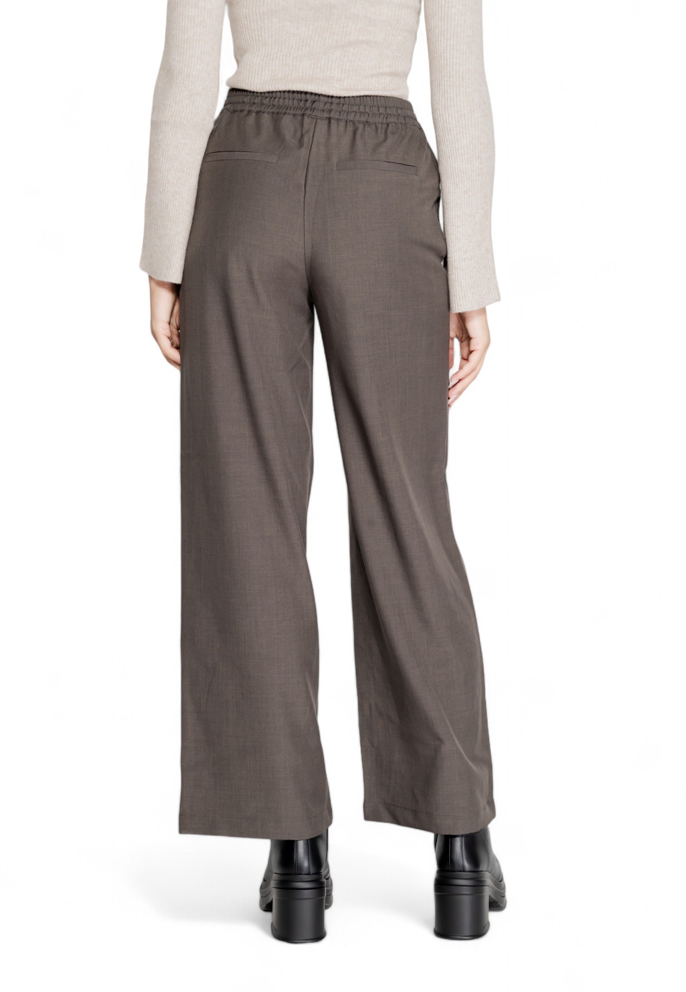 Само дамски панталони