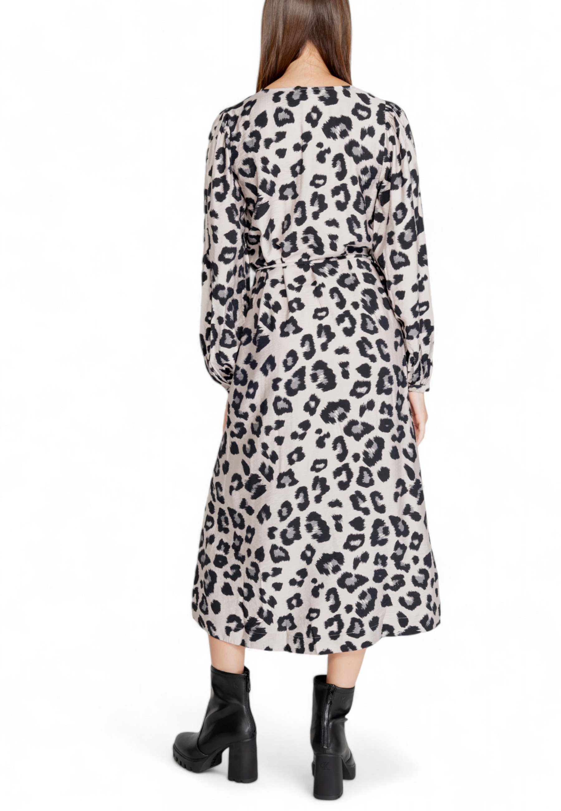 Леопардова макси рокля на Жаклин де Йонг