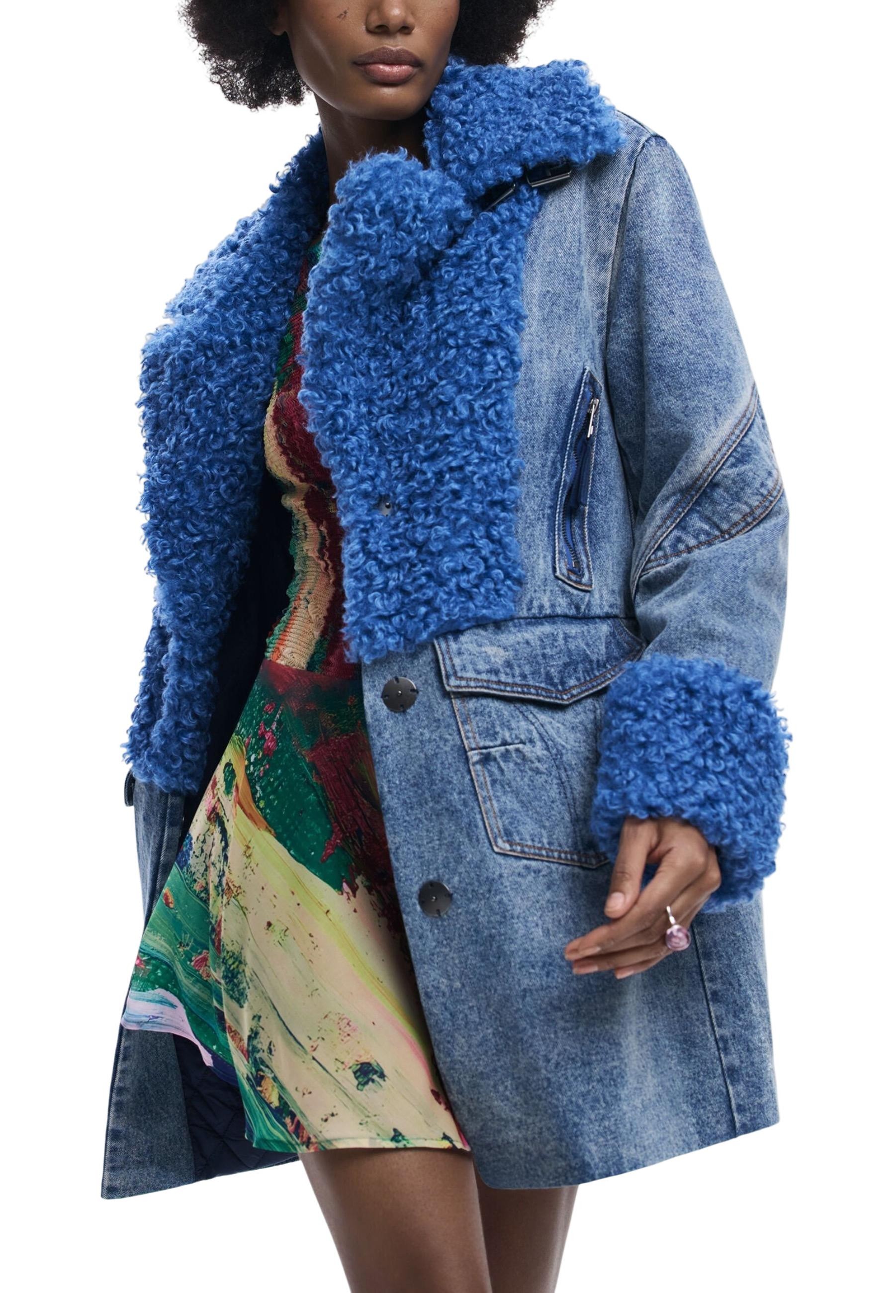 Desigual džínová bunda s modrým kožešinovým lemem