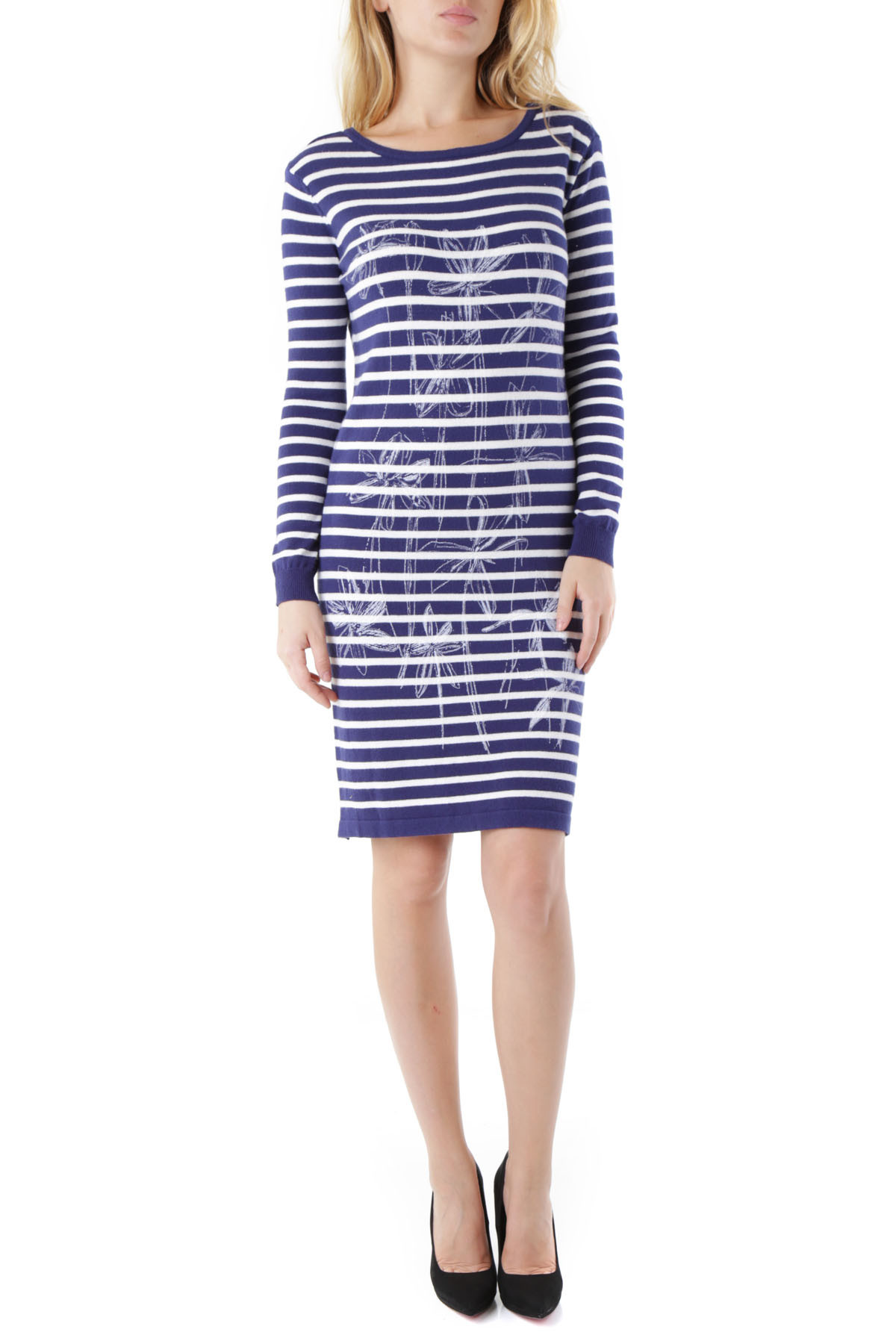 Раирана рокля на Оливия Хопс