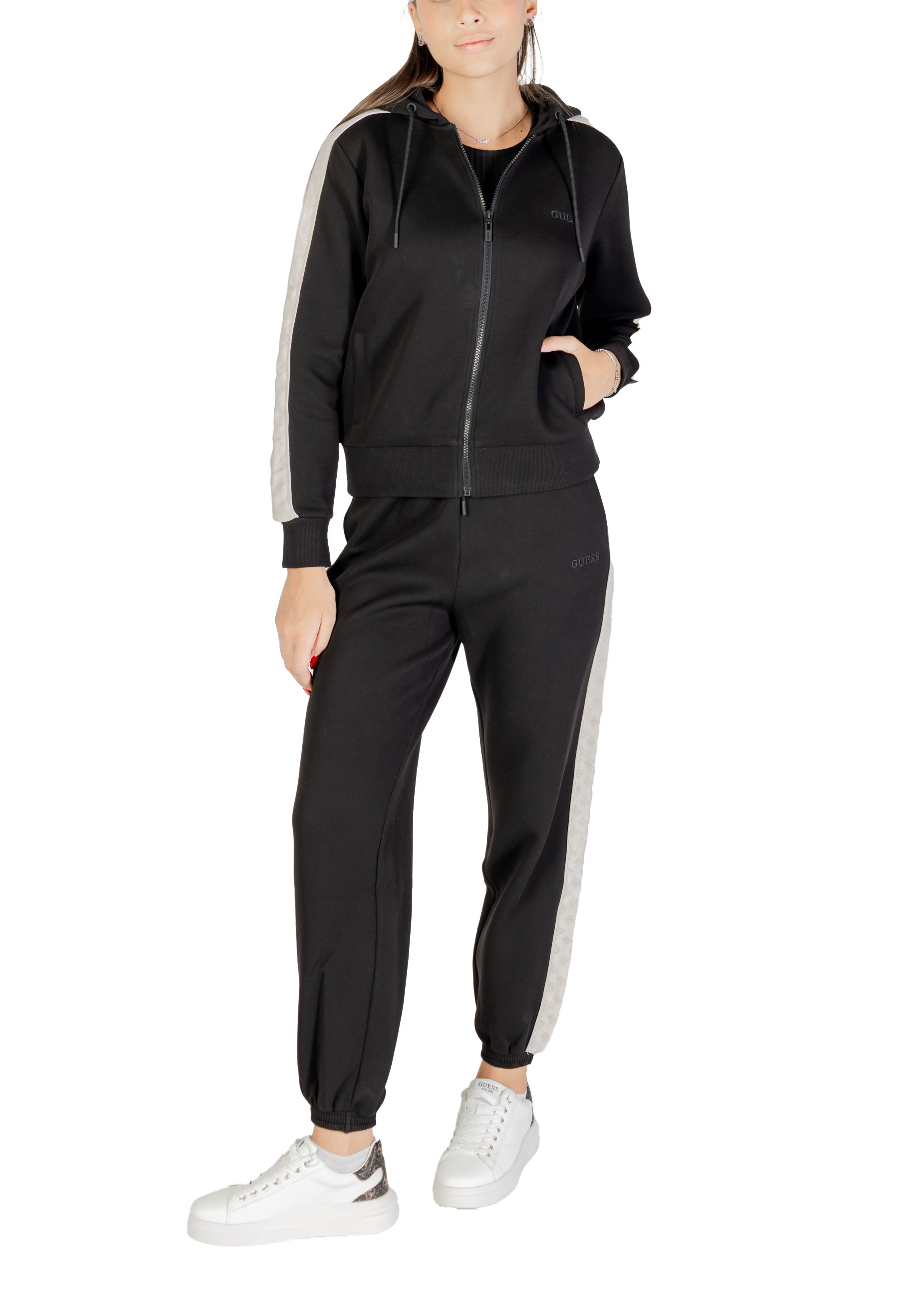 Дамски анцуг Guess