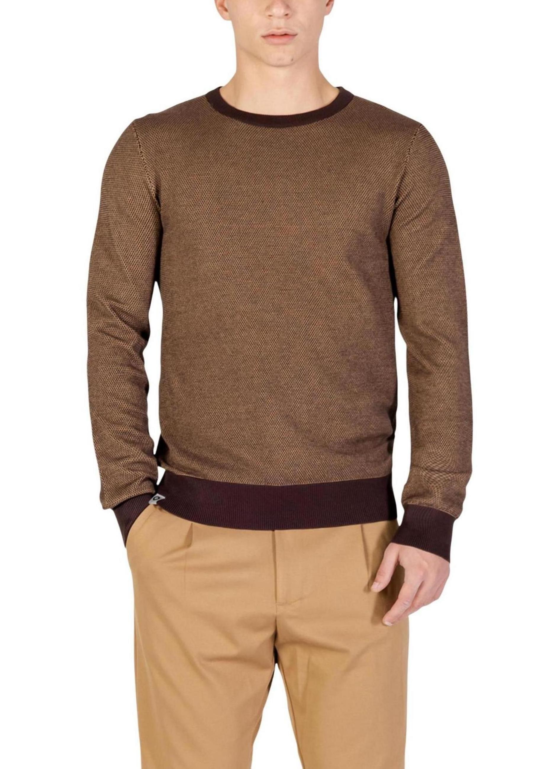 Мъжки кафяв пуловер с кръгло деколте