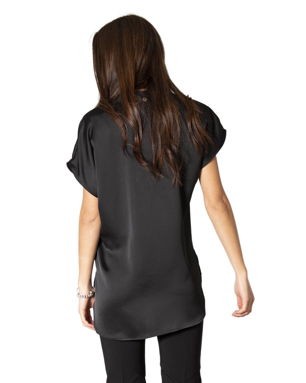 Черна блуза с къс ръкав Rinascimento