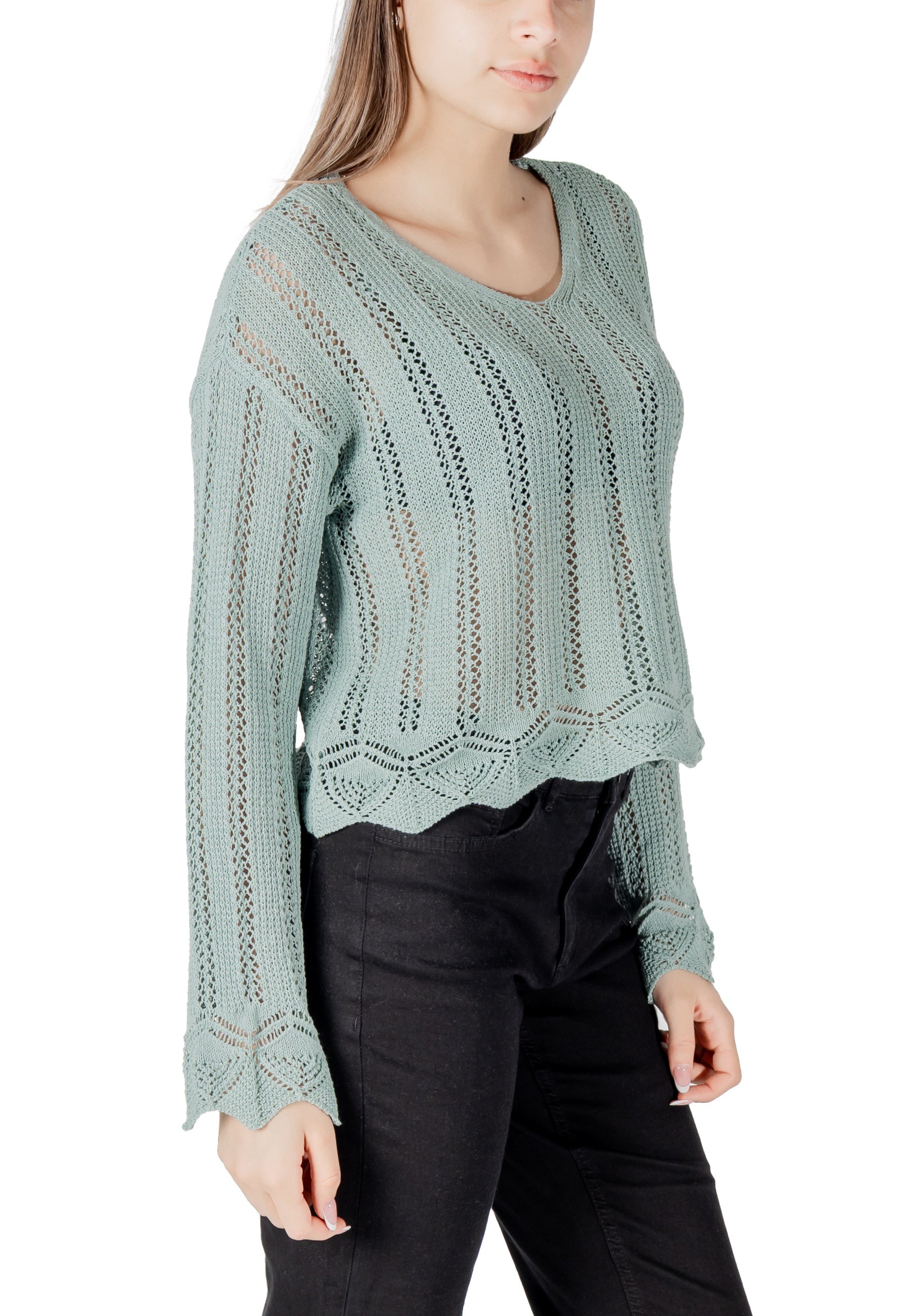 Пуловер с V-образно деколте само за жени