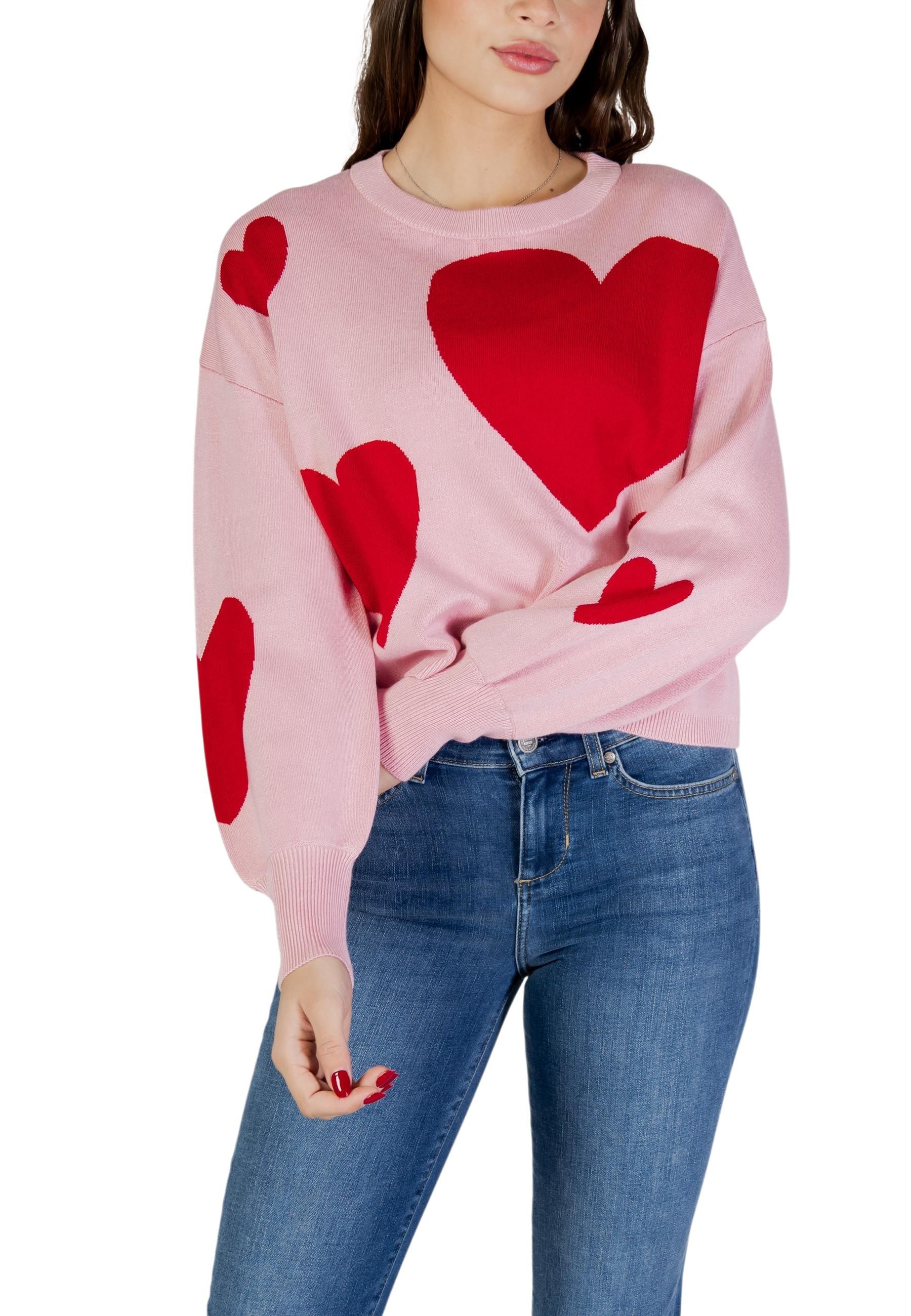 Růžový svetr s červenými srdci