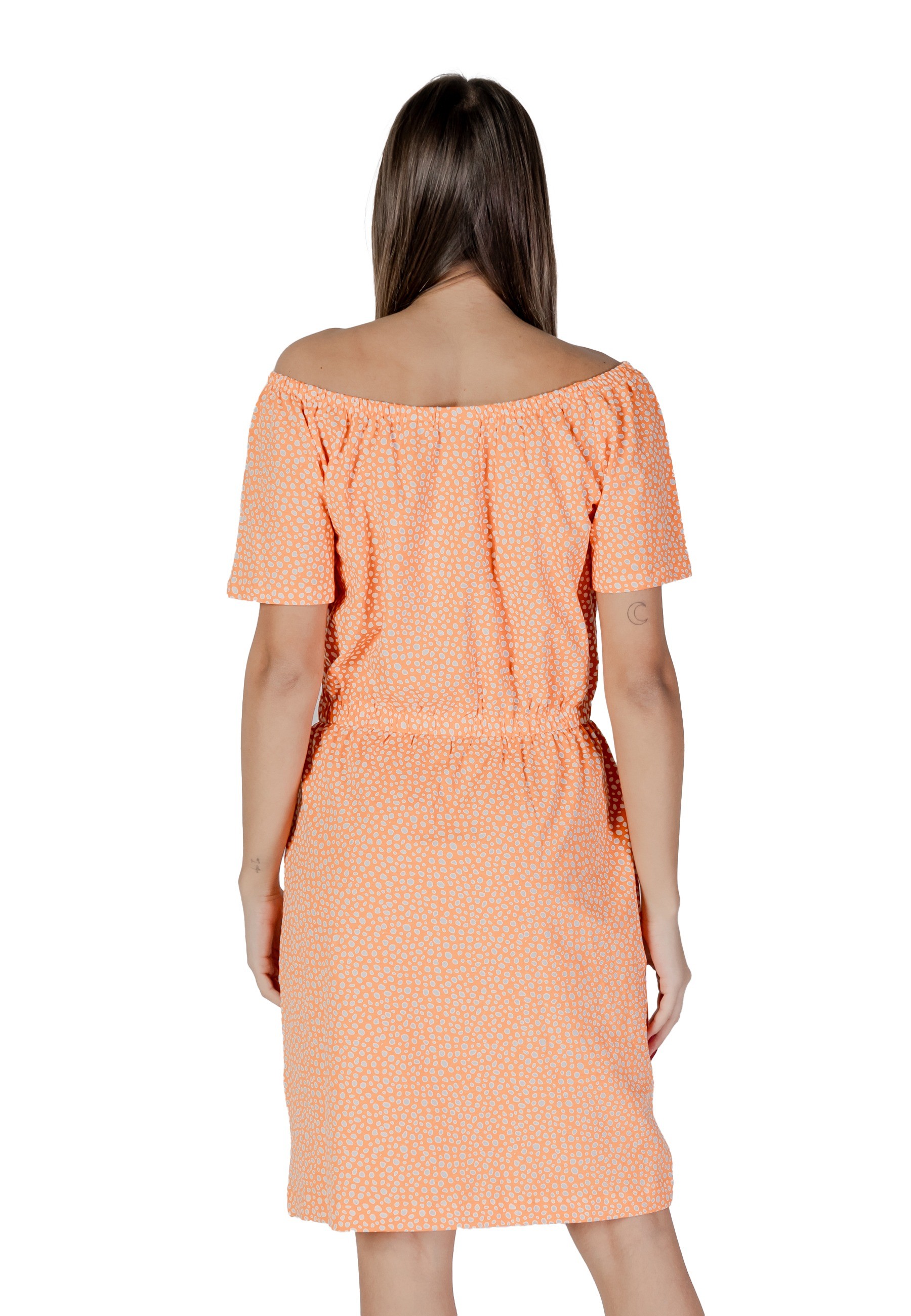 Б.рокля за млади жени с точки