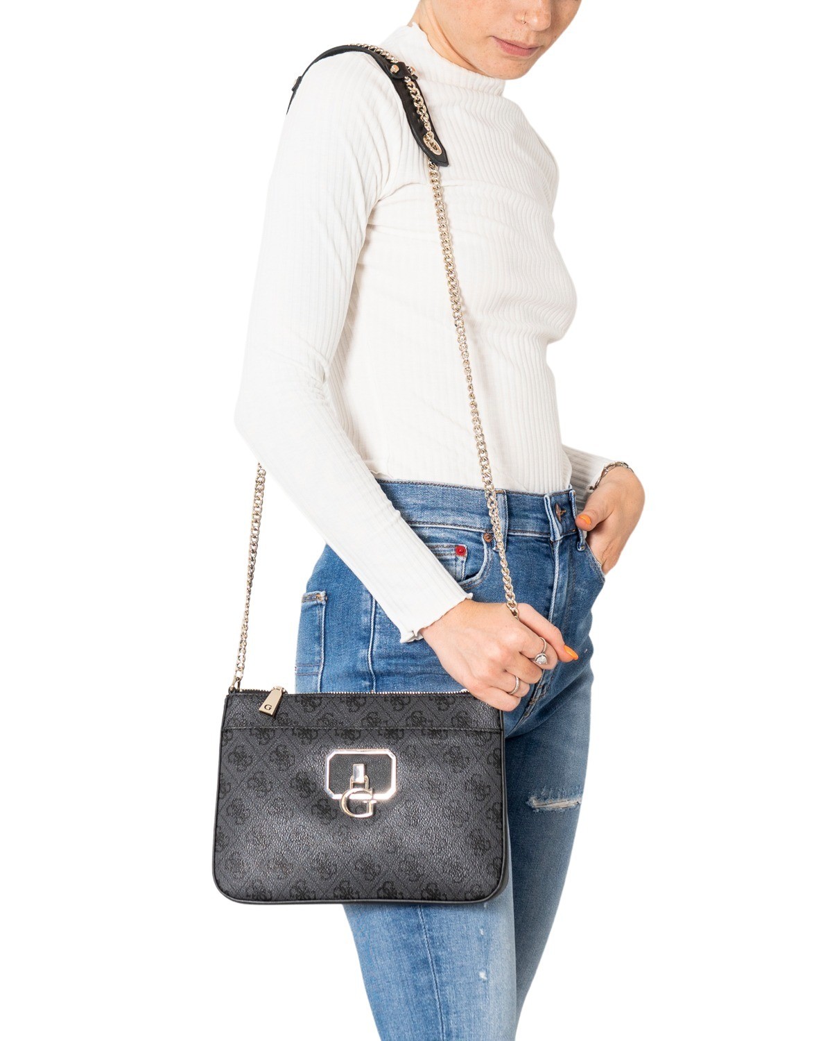 Дамска чанта за рамо Guess