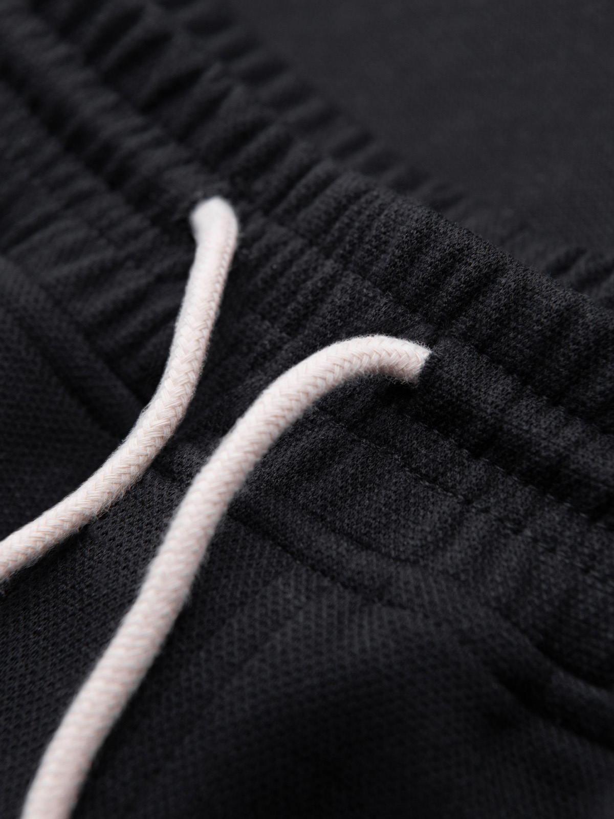 Ombre pánske REGULAR FIT štruktúrované šortky - čierne