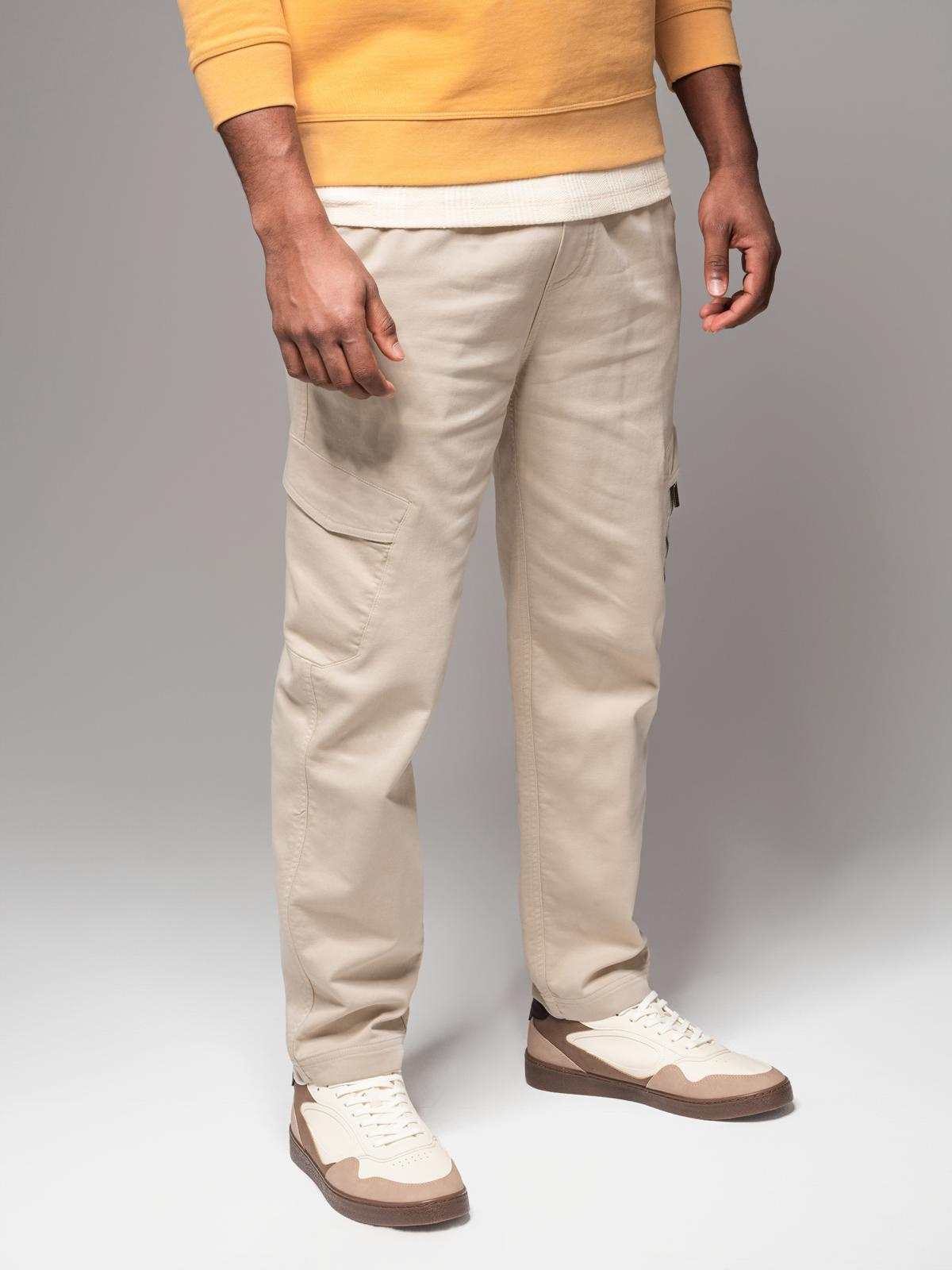Ombre Men&#039;s knitted joggers with cargo pockets - cream