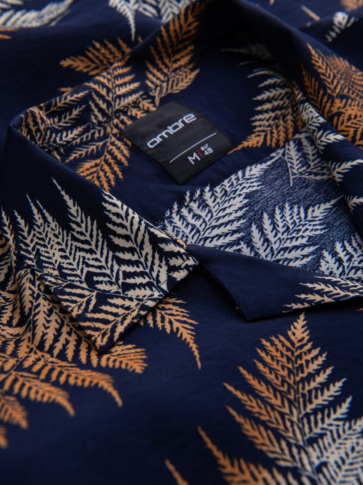 Ombre Men's patterned viscose shirt with short sleeves - fern