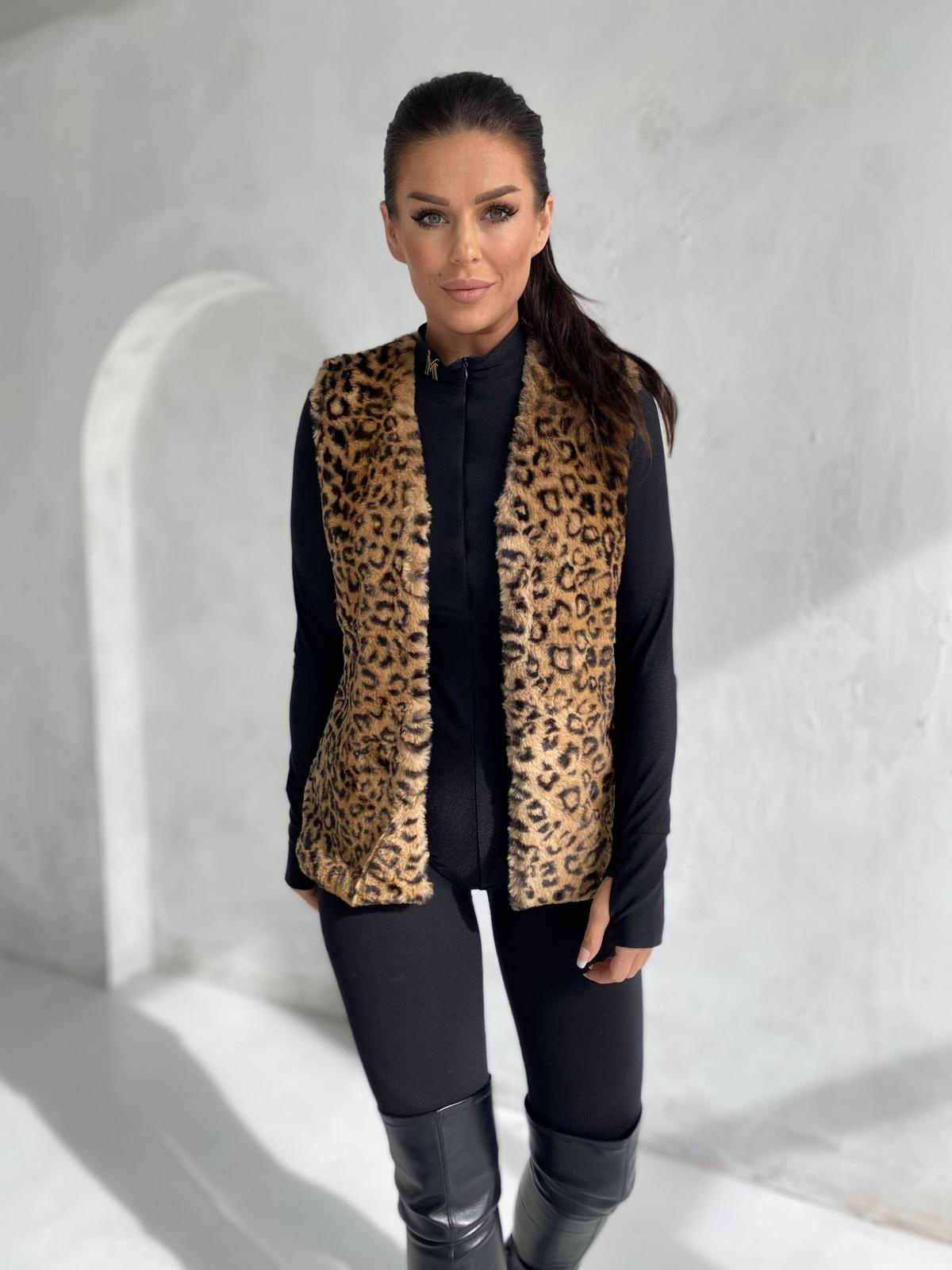 Dámska vesta s leopardím vzorom