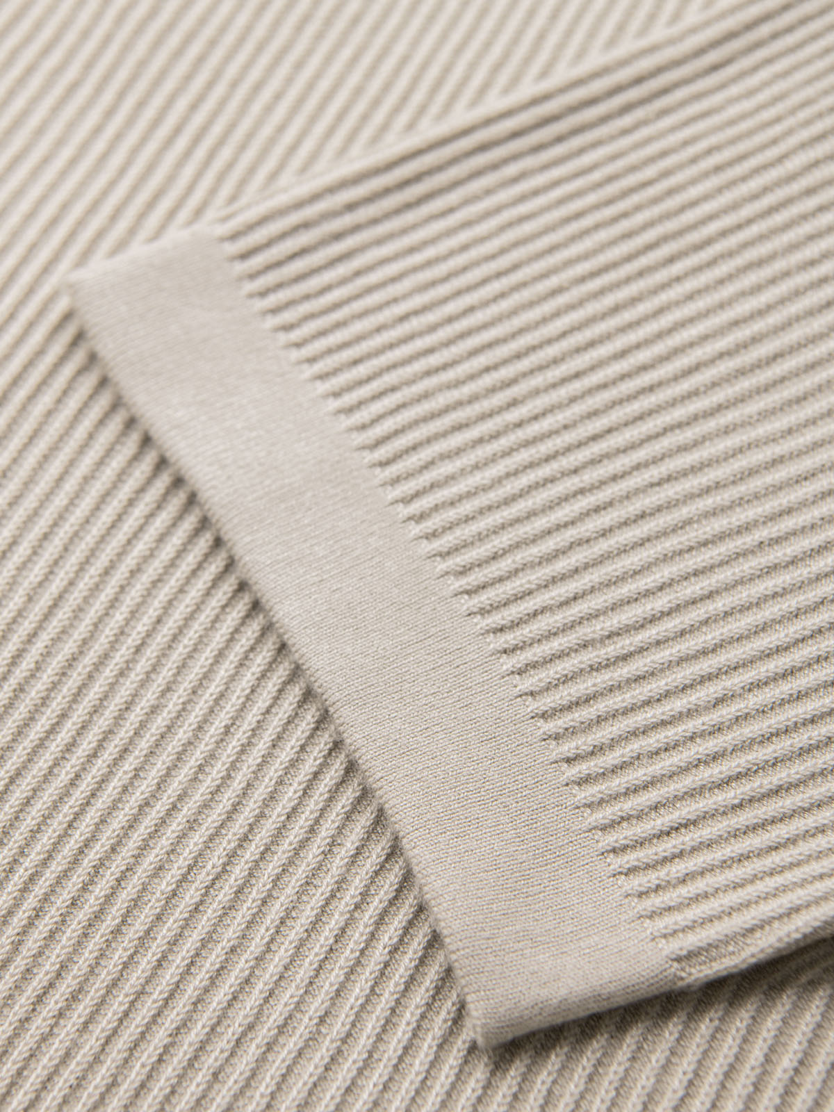 Ombre Men's buttonless polo shirt with open collar - light grey