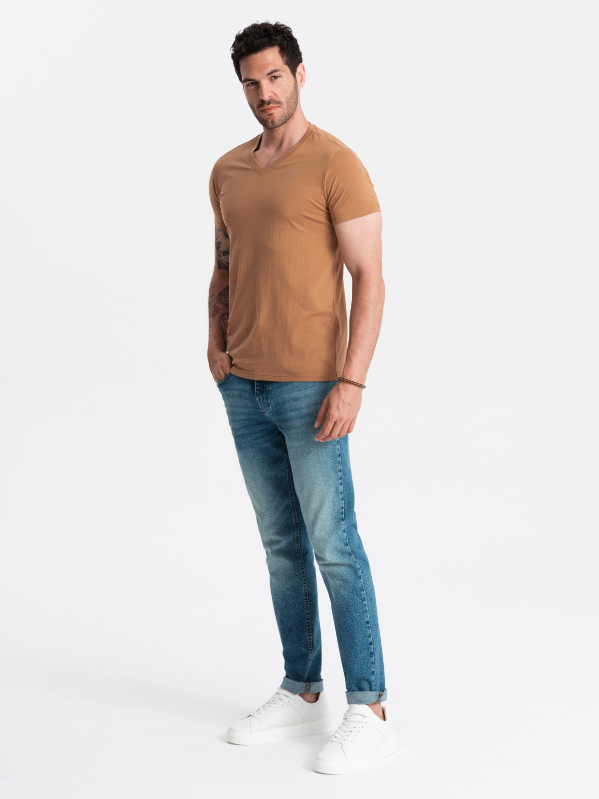 Ombre Men's BASIC classic cotton T-shirt with a v-neck - brown