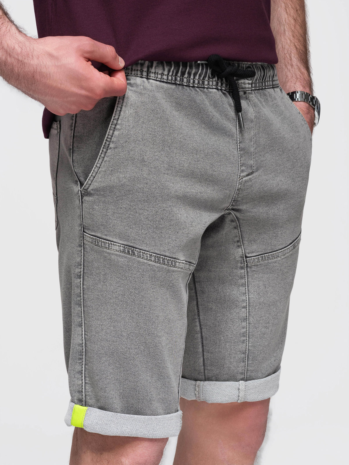 Ombre Men's denim short shorts with decorative stitching - light grey