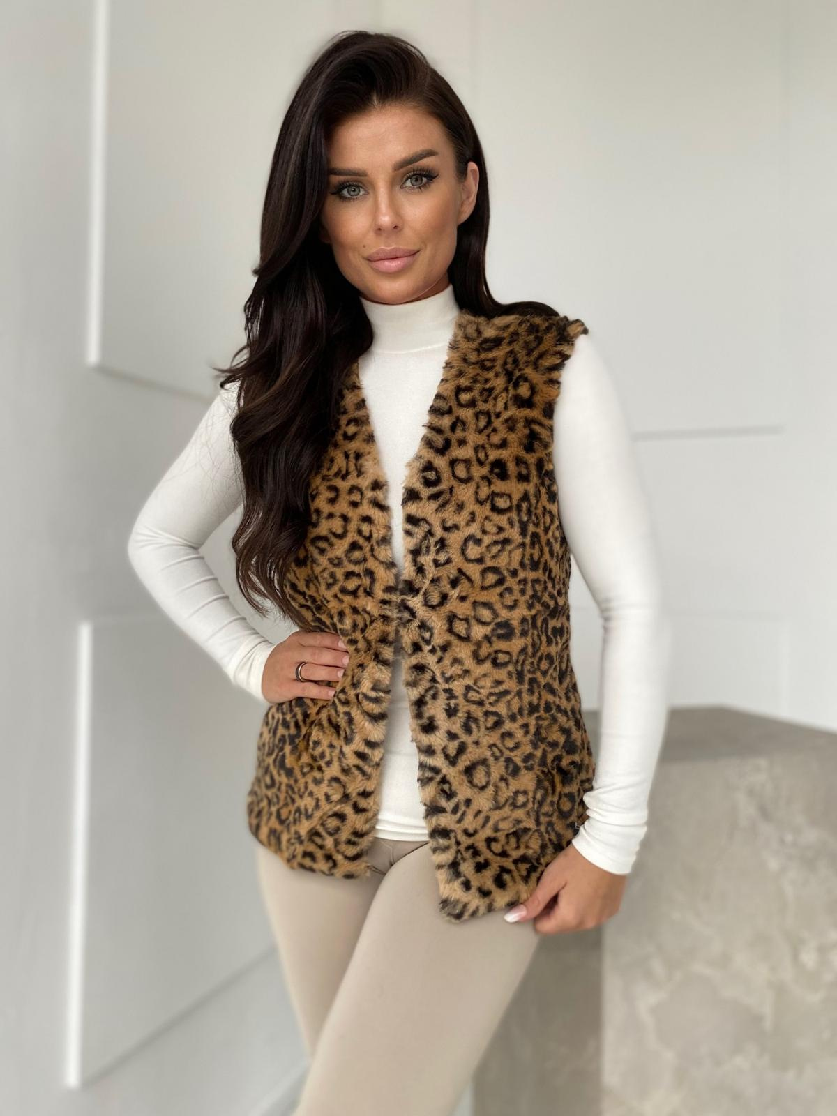 Dámska vesta s leopardím vzorom