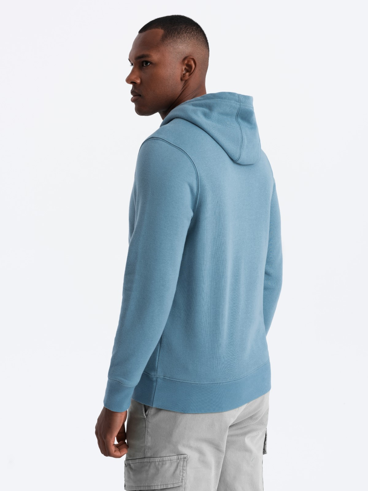 Ombre Men&#039;s kangaroo sweatshirt with hood and metal pin - blue