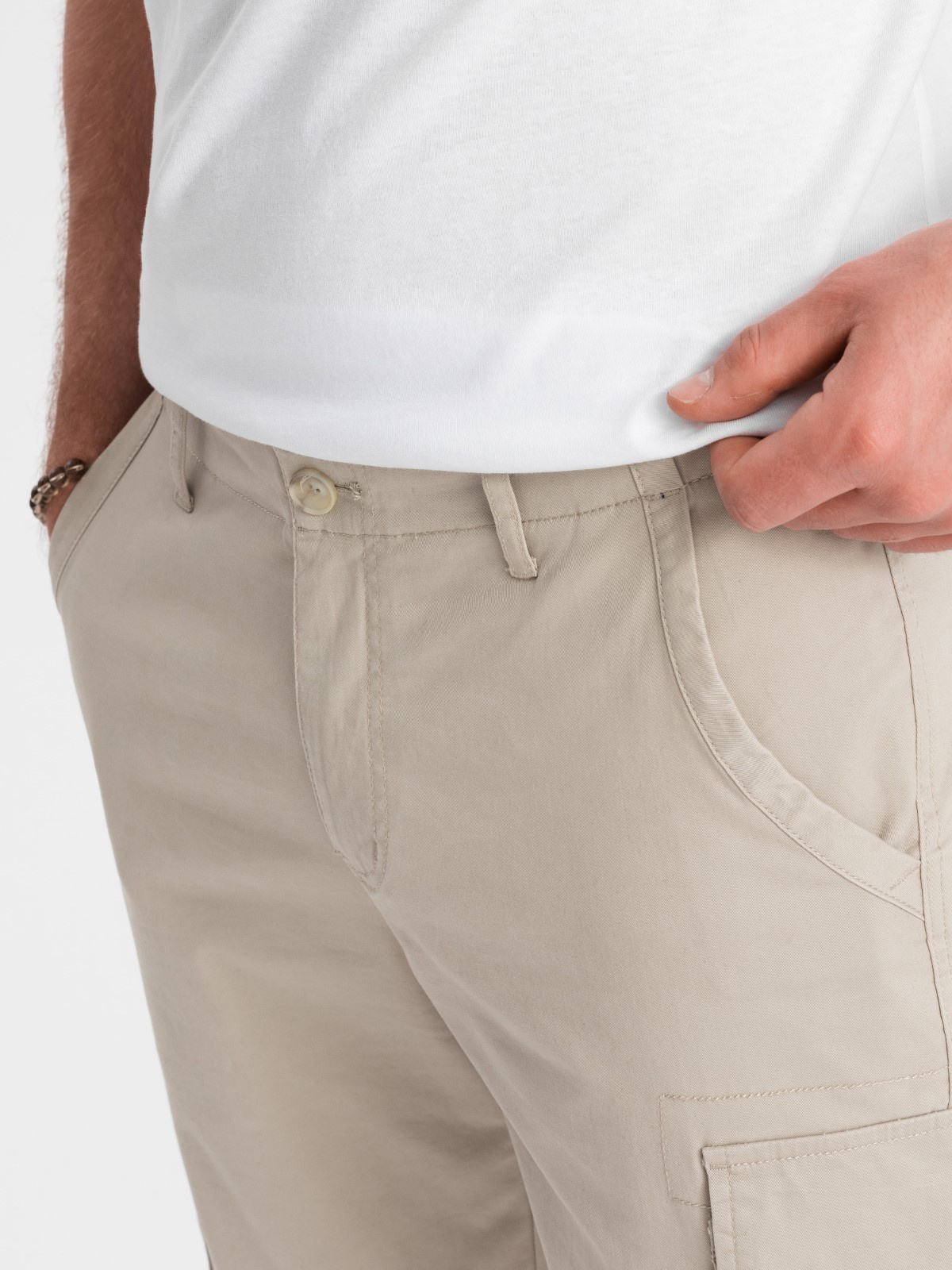 Ombre Men&#039;s monochromatic shorts with cargo pockets - beige