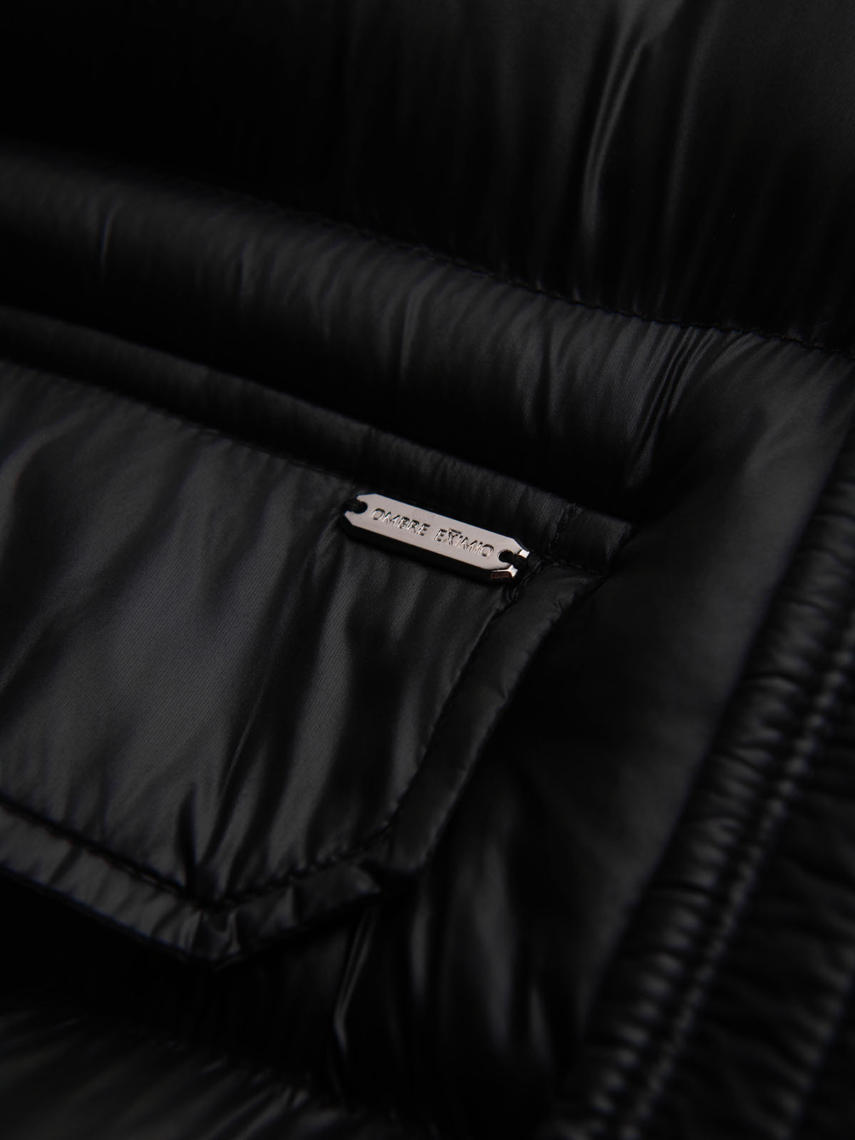 Ombre Men&#039;s quilted jacket with high collar and hood - black