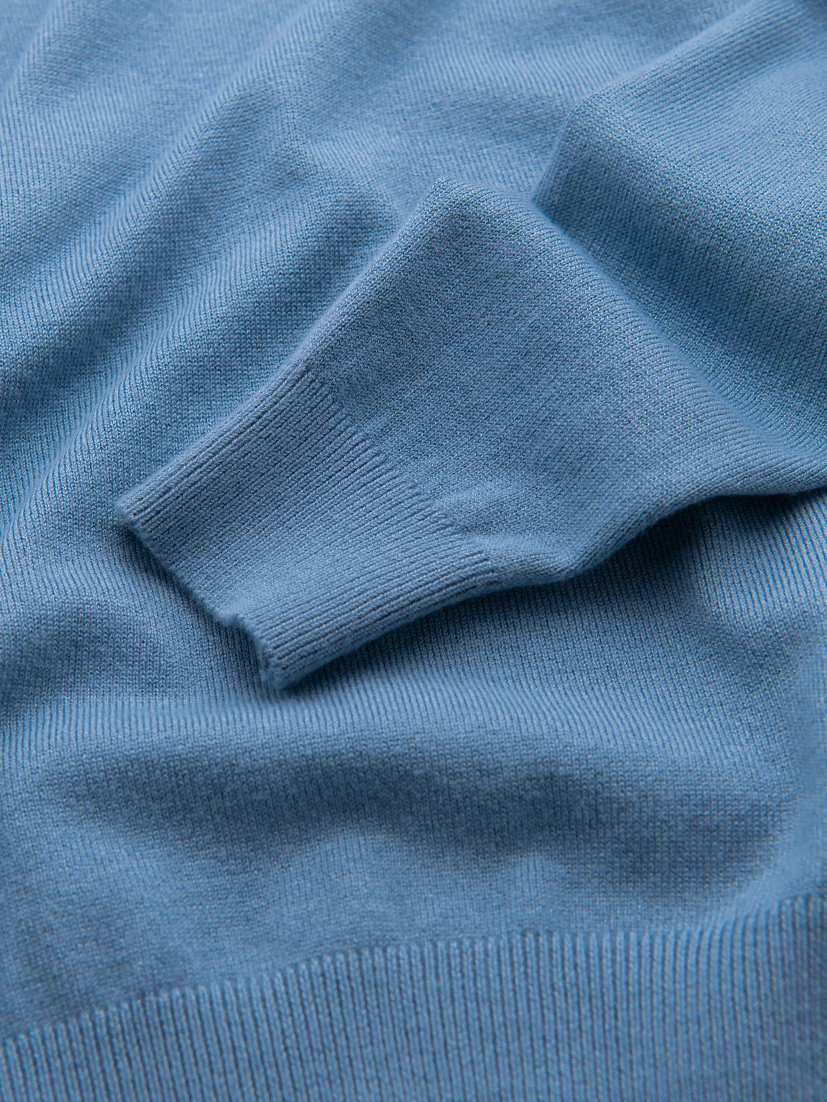 Ombre Classic men&#039;s sweater with round neckline - light blue