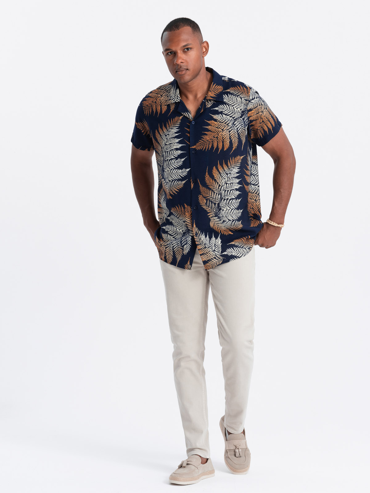 Ombre Men's patterned viscose shirt with short sleeves - fern
