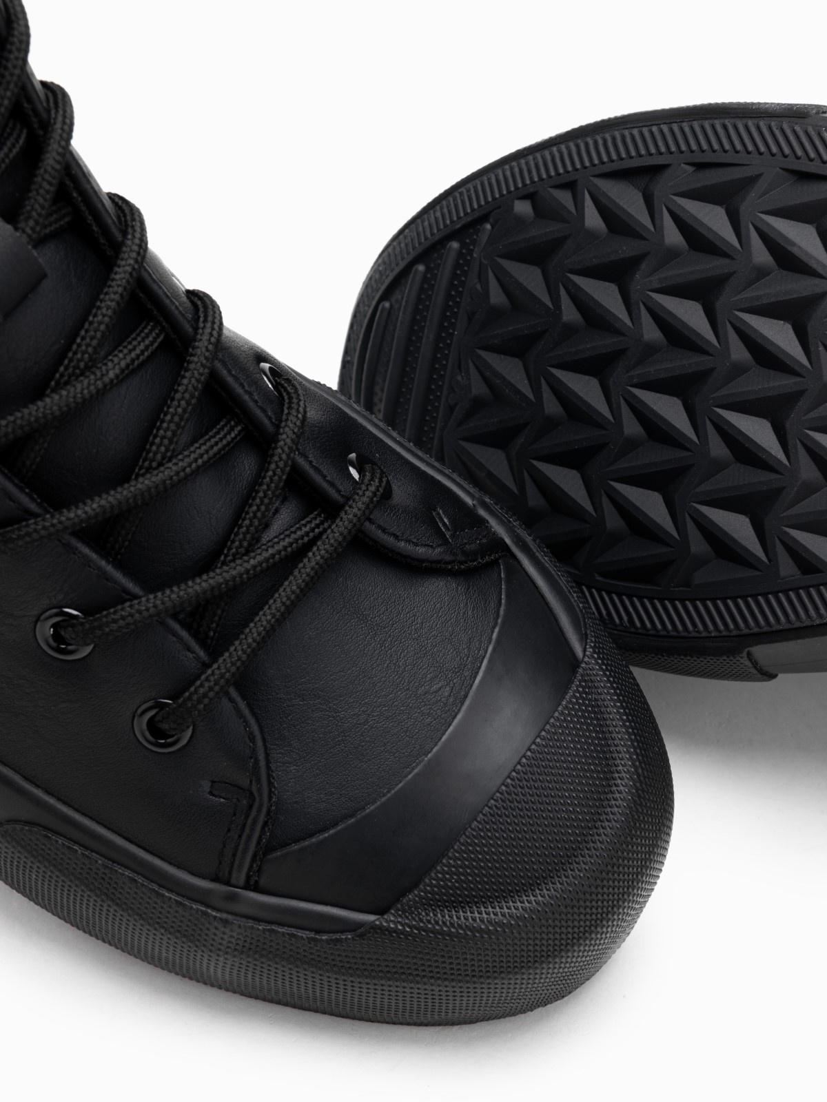 Ombre Men&#039;s high-top sneakers with rubber toe - black