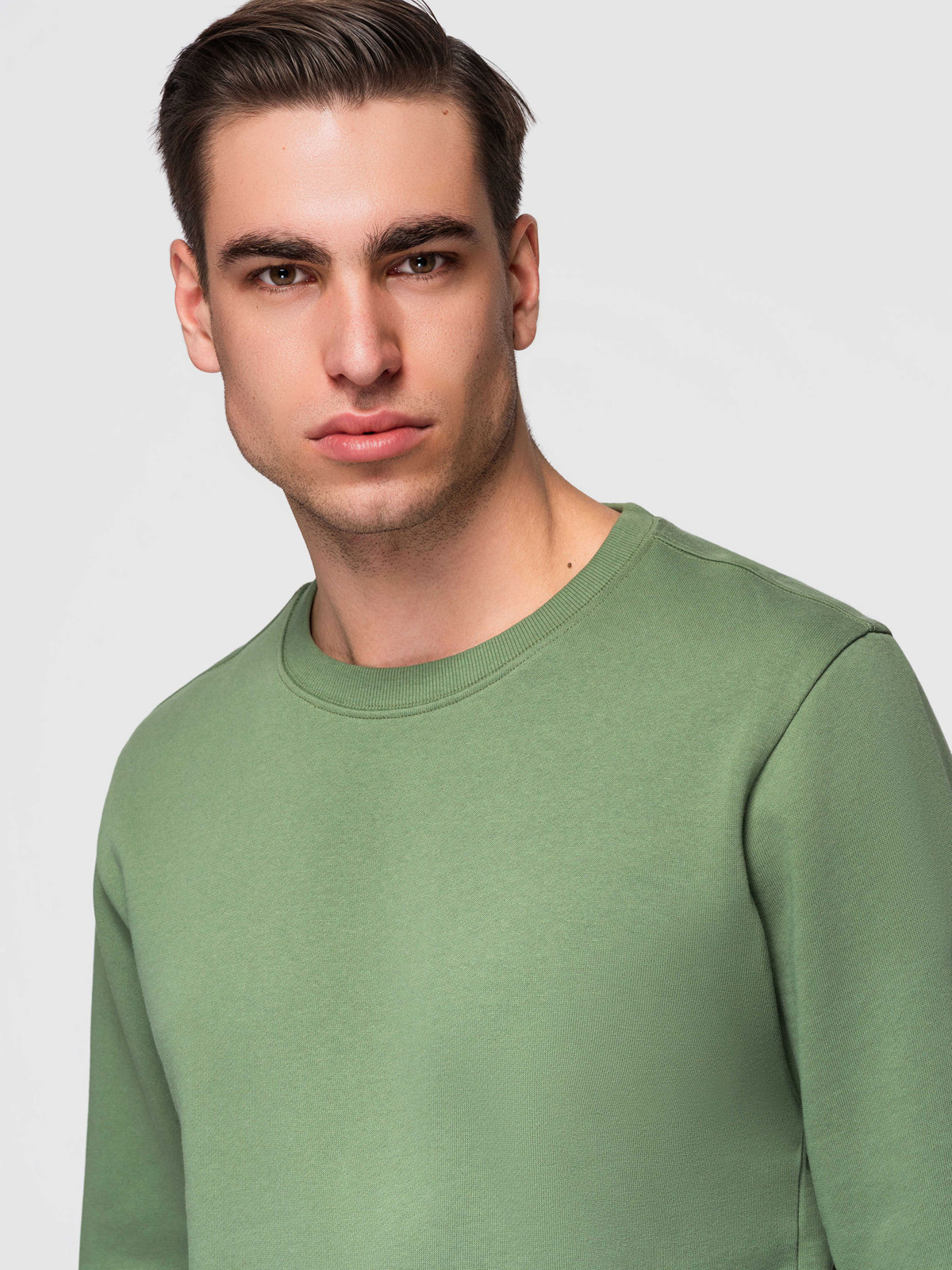 Ombre Men's BASIC sweatshirt with round neckline OM-SSBN-0271