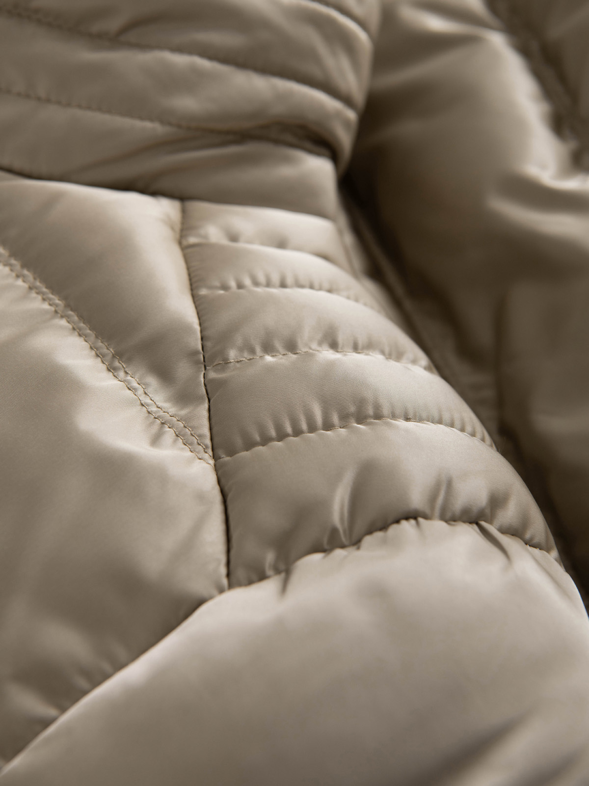 Ombre Men&#039;s quilted jacket with gloss and stand-up collar - light grey