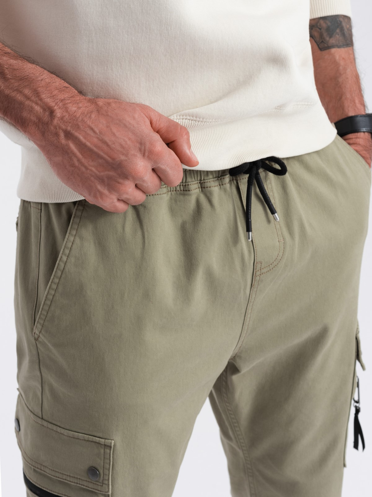 Ombre Men's JOGGER pants with zippered cargo pockets - khaki