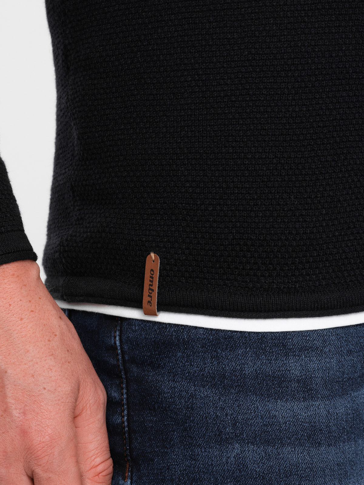 Ombre Men&#039;s cotton sweater with round neckline - black