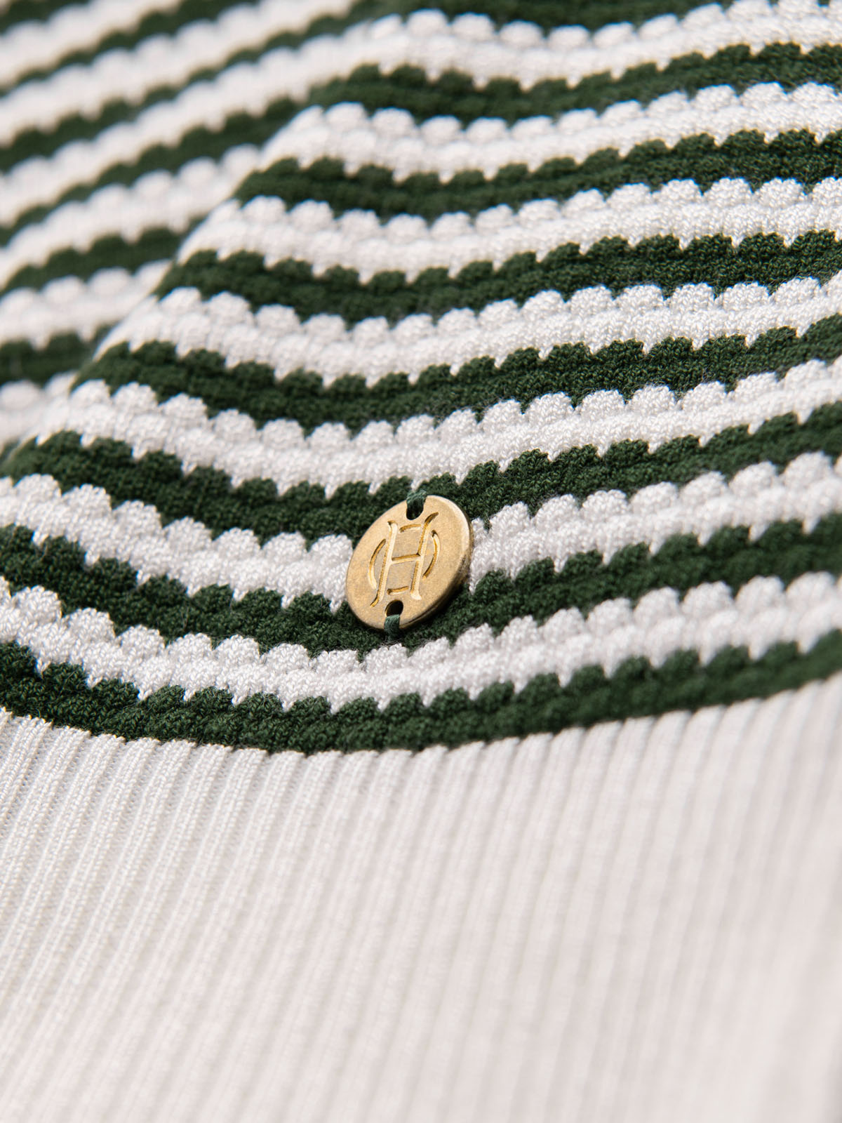 Ombre Men's knitted buttonless polo shirt with navy stripes - white and olive