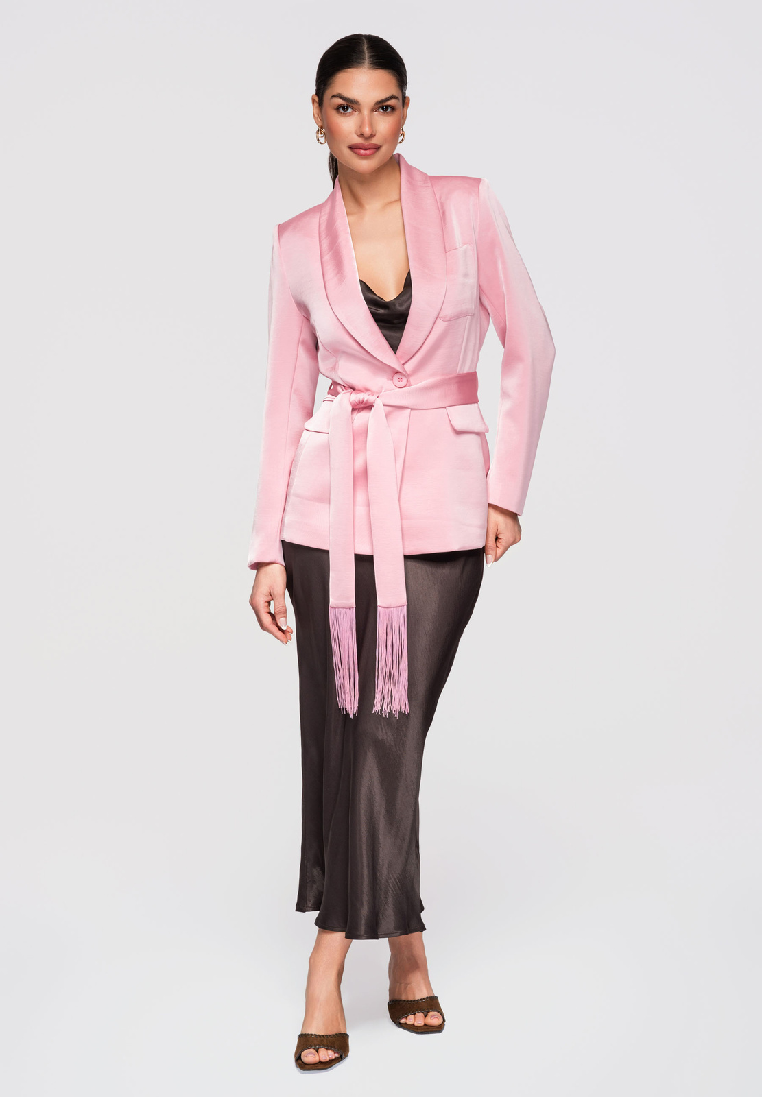 Colecția Edoti: atemporală pentru femei jachetă